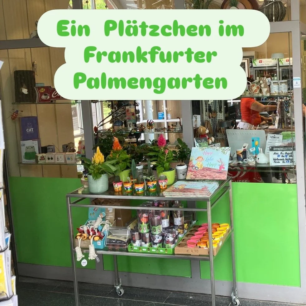 Aber hoppla! Was sehen wir denn da?! Unser Buch hat einen Platz im Shop des Frankfurter Palmengarten ergattert. Hop Hop - Hurra!!! 🇩🇪 

🇬🇧 Hop Hop Hooray!  We&rsquo;re so excited for Hop Lola Hop finding new shelves at the botanical gardens in Fr