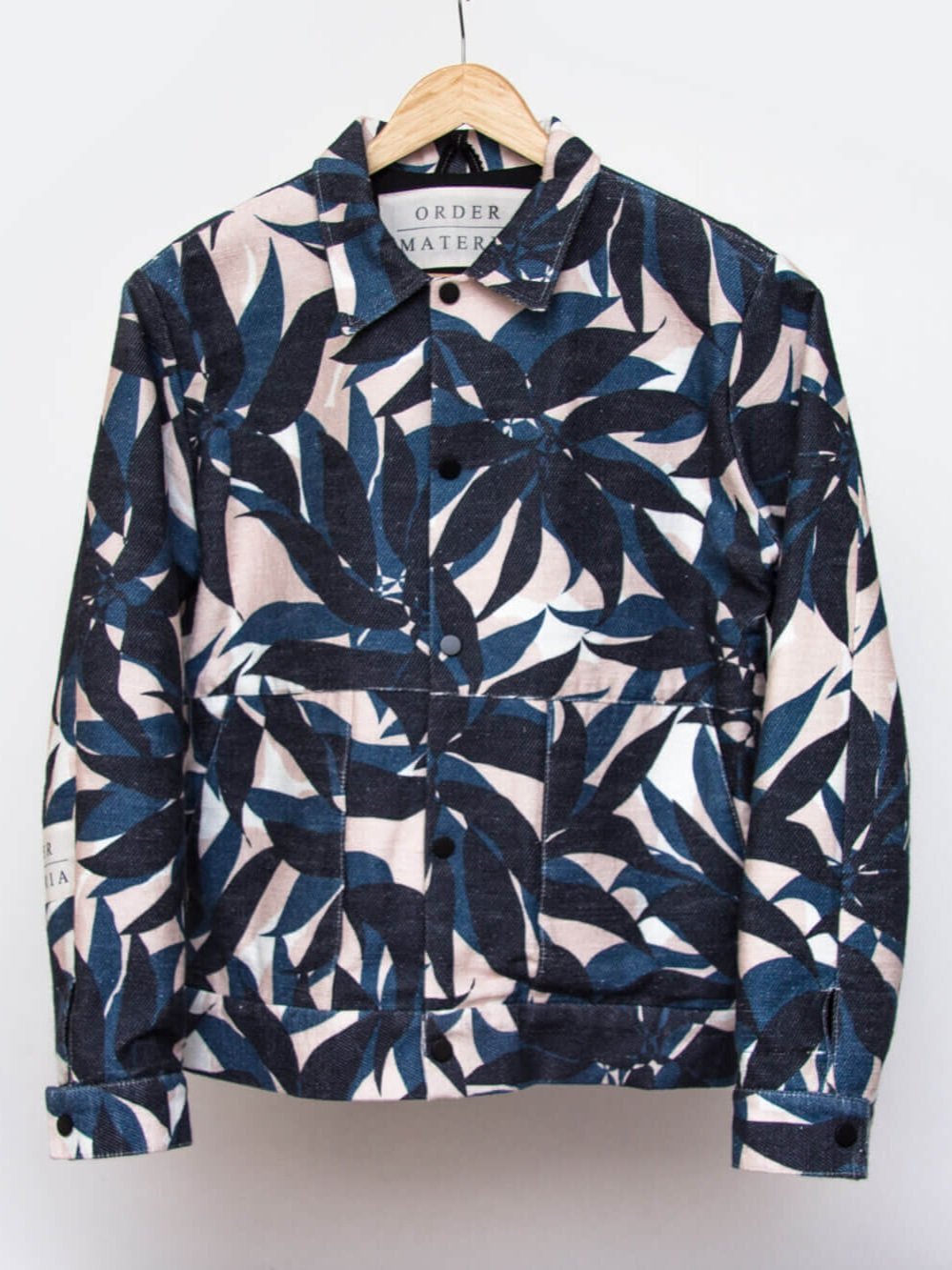 Front of Order Materia's Men’s ‘Miami Leaf’ Barkweave Blue black white Cotton Jacket. Casual Box Cut.