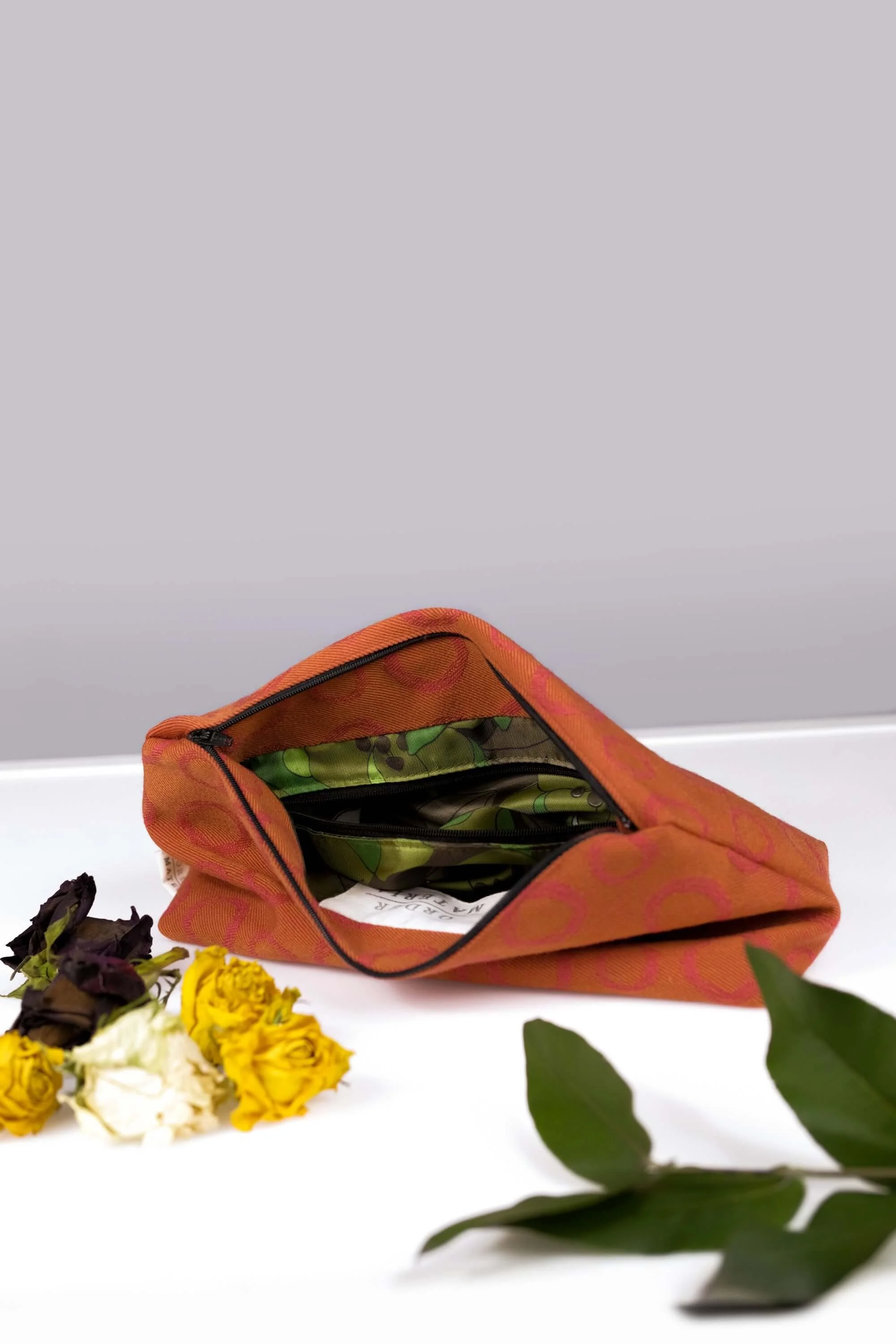 Ruby Eyes Big Pouch Orange main image 1
