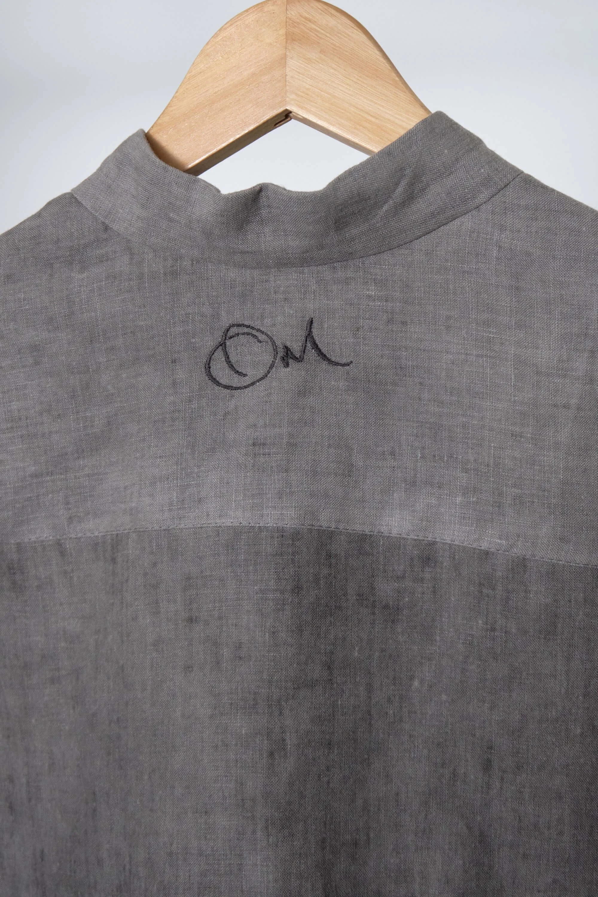 Mens Smoke Grey Linen Placket Shirt close (16).jpg