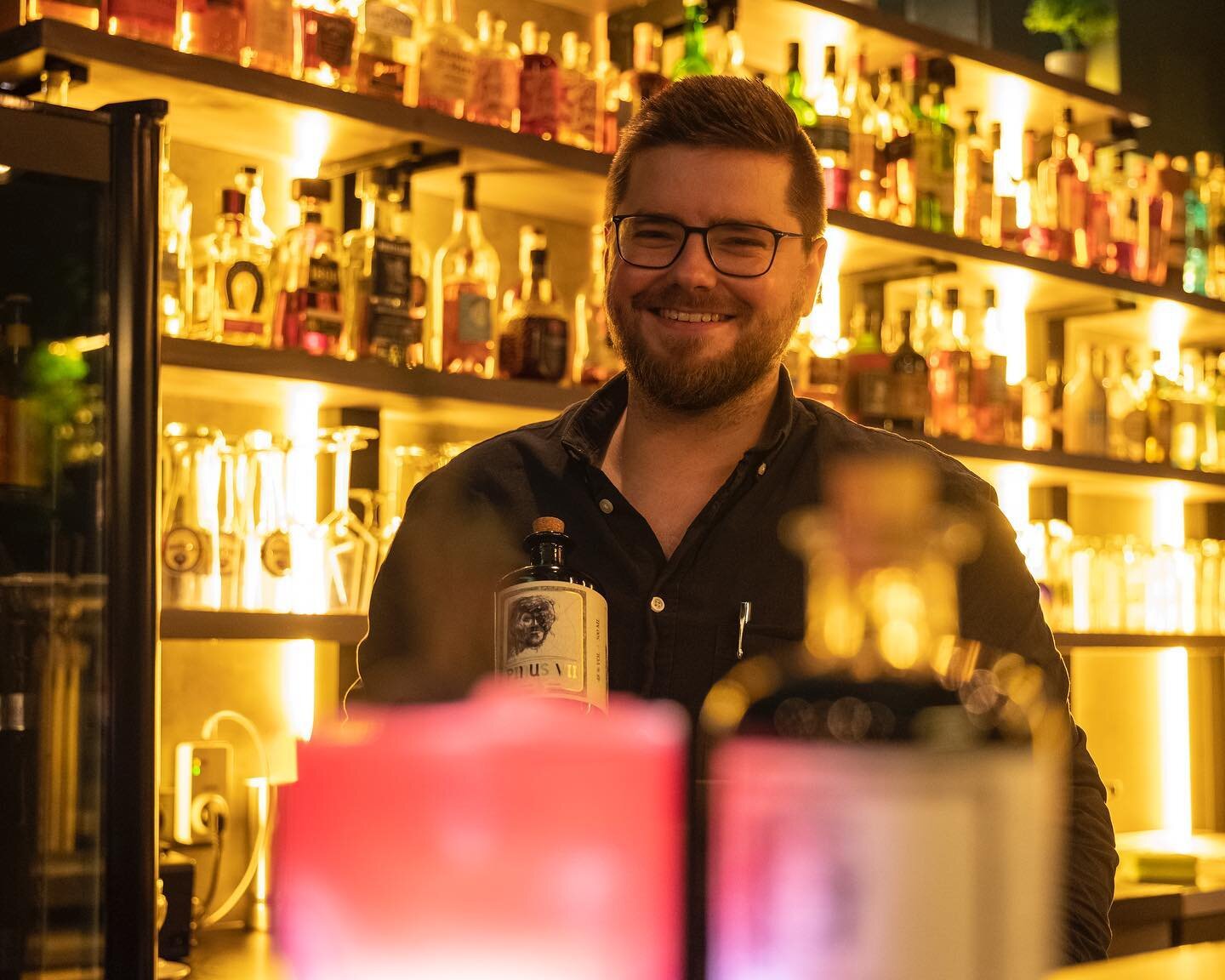 ERICAS SLING 🫐 - das ist die Ansage der wundervollen @cafe.nika Jungs und wir sind absolut begeistert! 😍 Lars und das Nika-Team haben diesen grandiosen Drink 🍹 mit viel Liebe kreiert und zaubern ihn jeden Abend aufs Neue!

Wir erkl&auml;ren euch n