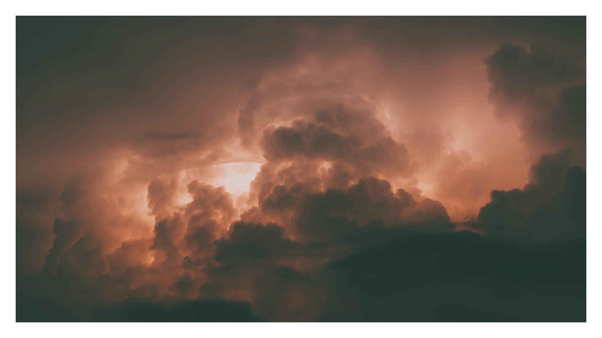 CLOUD OF THE GODS - INDONESIA