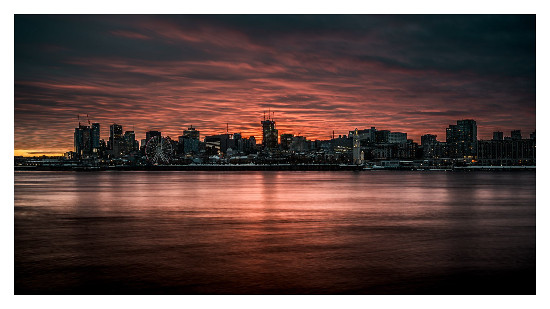 MONTREAL SKYLINE SUNSET
