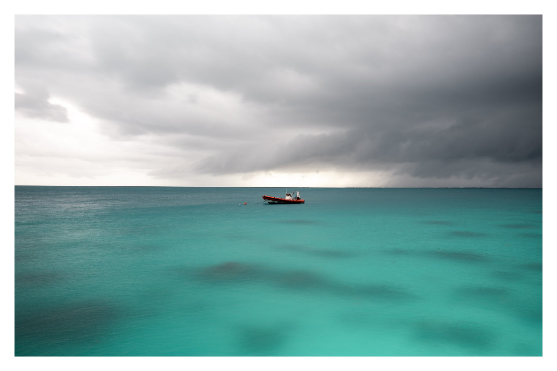 THE BOAT ALONE -TUAMOTU