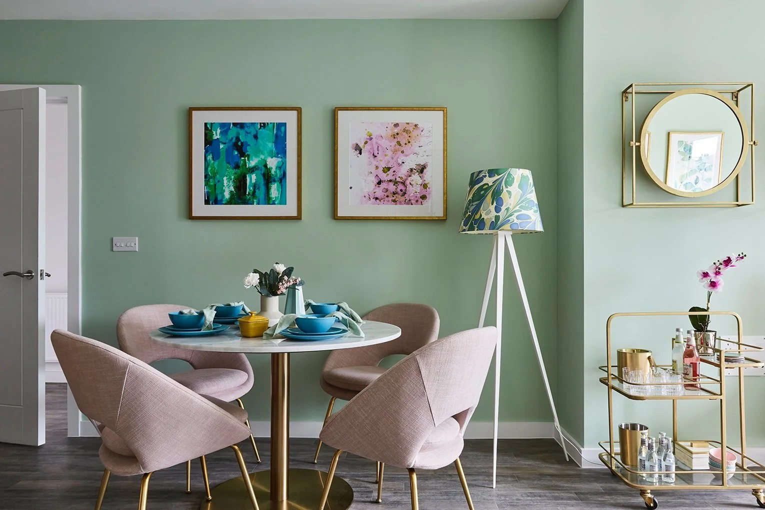 SPRING COLOURS APARTMENT