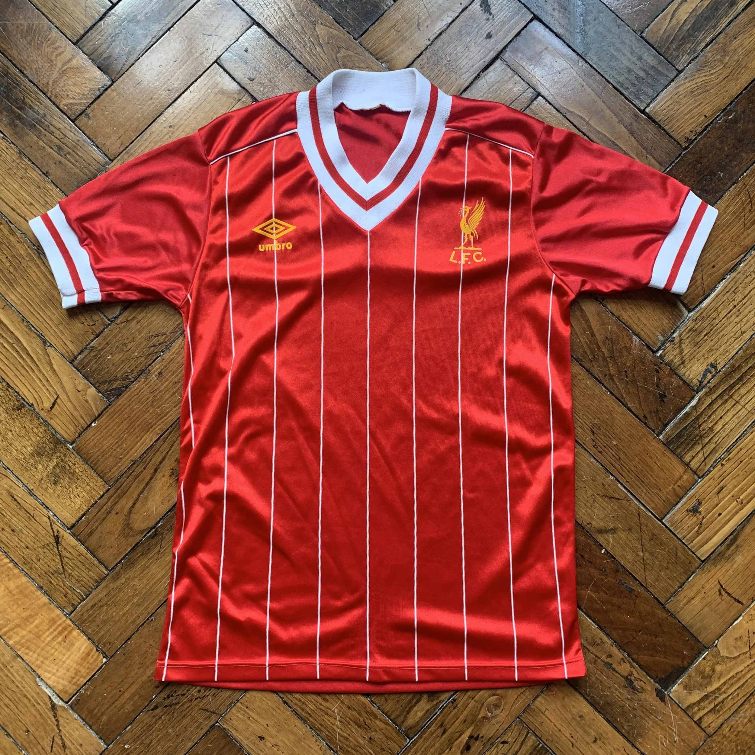 82/85 Liverpool [HOME] (S) — Vintage Kit