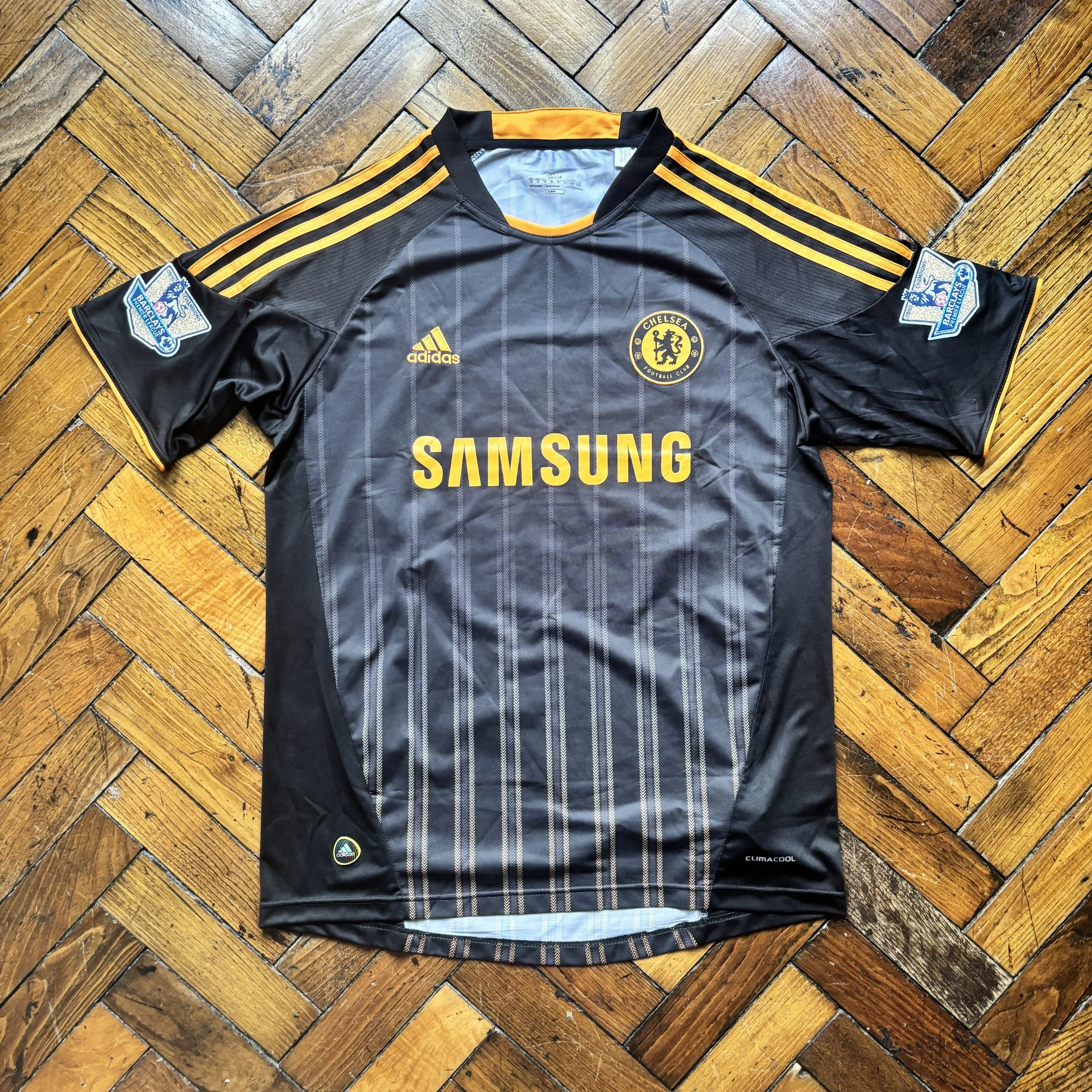 10/11 Chelsea [AWAY] (M) DROGBA 11