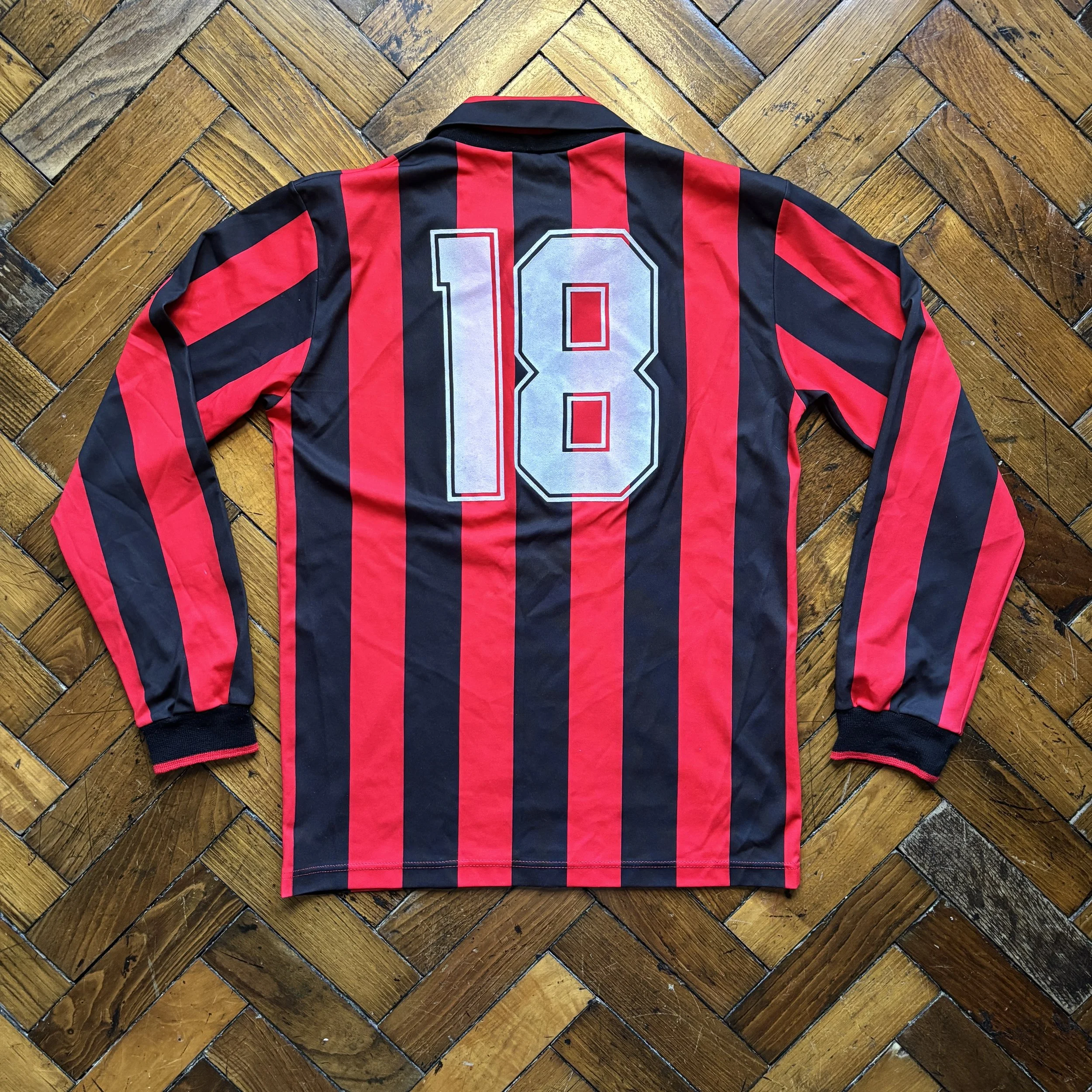 92/93 AC Milan [HOME] (M) L/S #18 — Vintage Kit Co