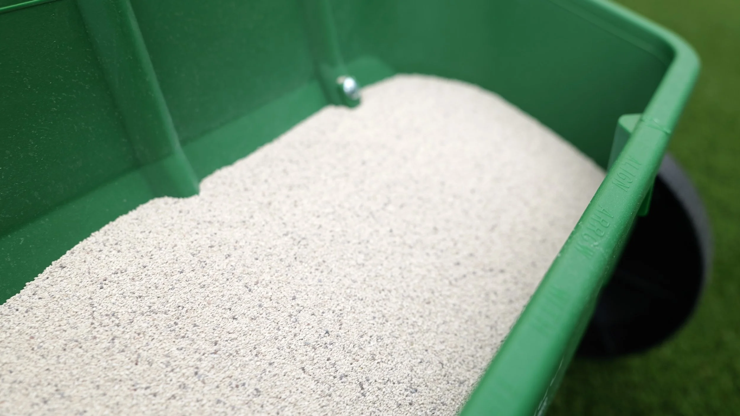 gator-x-turf-infill-zeowhite.jpg