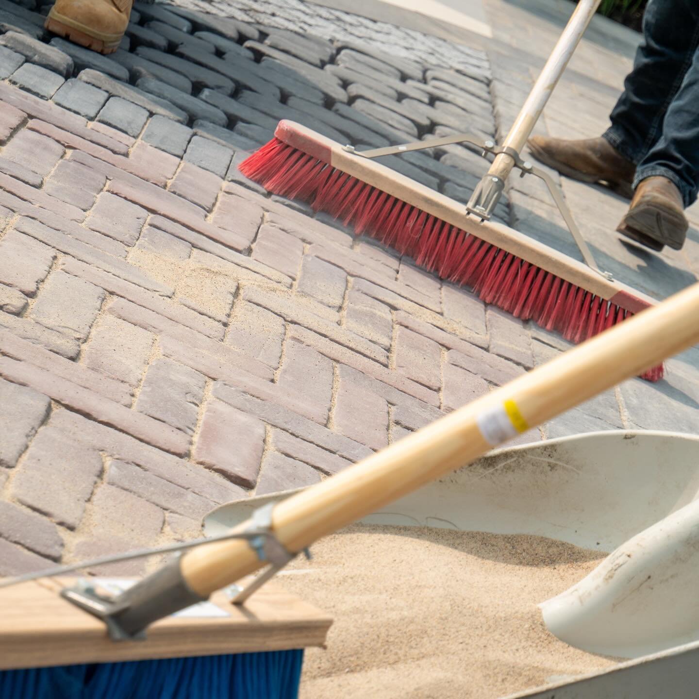 Every hardscape project has the same goal:
Get in, get it right, and move on to the next job.

But when joints fail&mdash;whether it&rsquo;s washout, cracking, or peeling&mdash;it often comes down to one thing:
Something went wrong during installatio