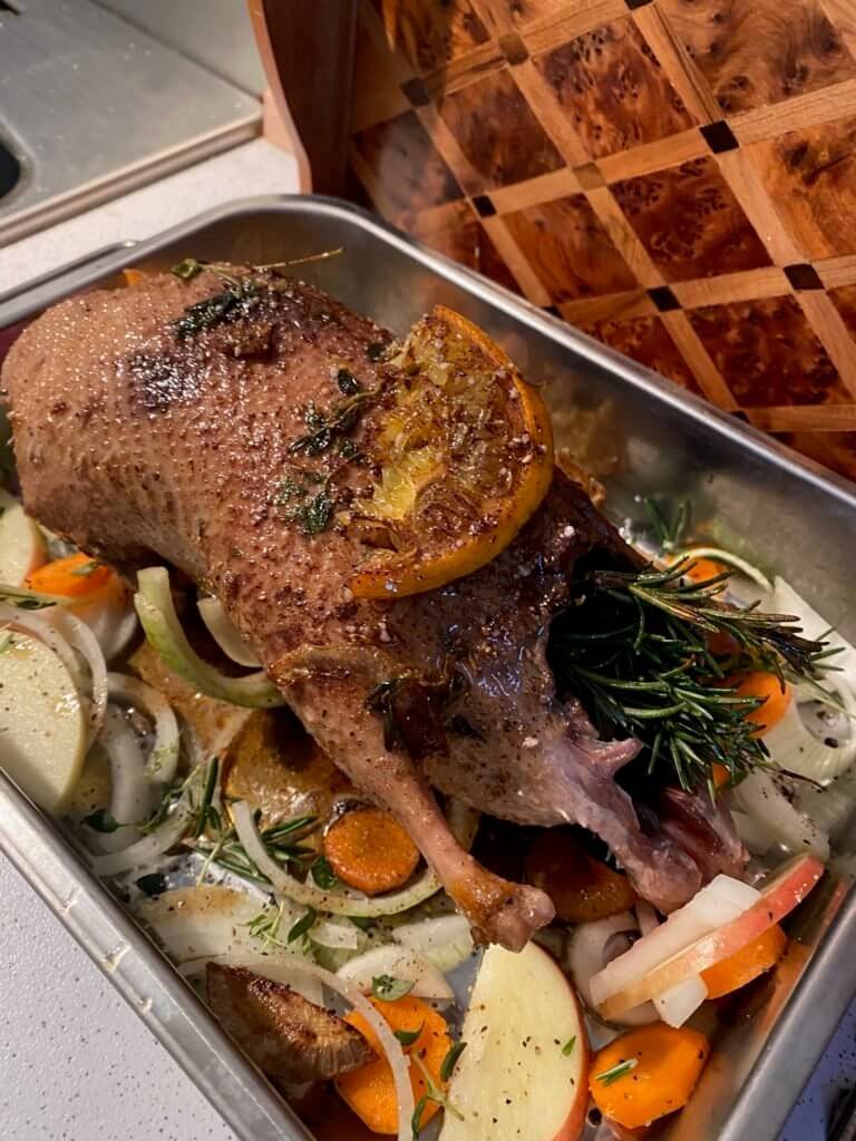 Jagerinden-Mette-Karin-Petersen-Jagt-Opskrifter-Whole-Roasted-Christmas-Duck-3.jpeg