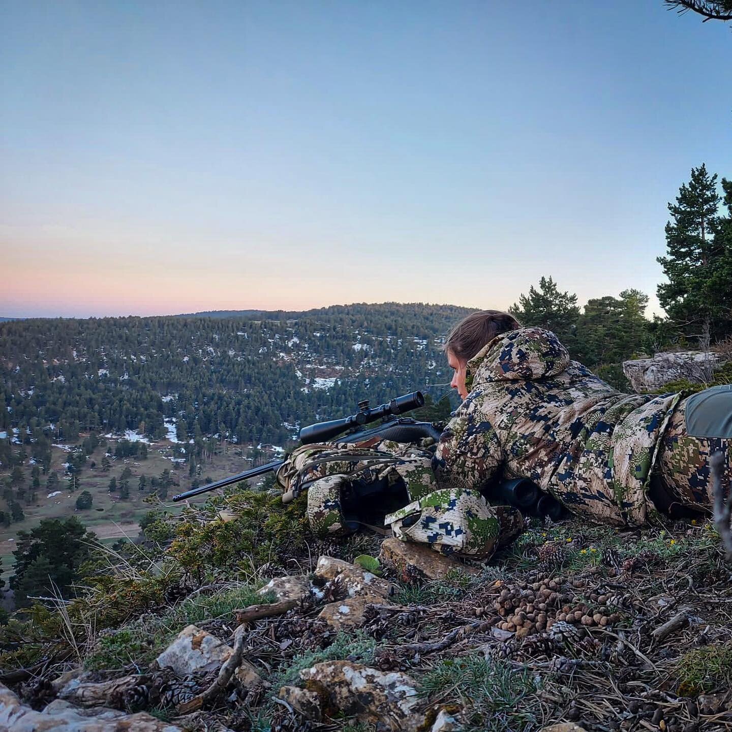 On top of a mountain. Looking down in the valley after wild boars at sunset. One came slowly running at about 250 m distance. Stood still for a split second. 

#mountains #mountainhunting #wildboar #wildboarhunting #caza #huntingadventures #sitka #ja