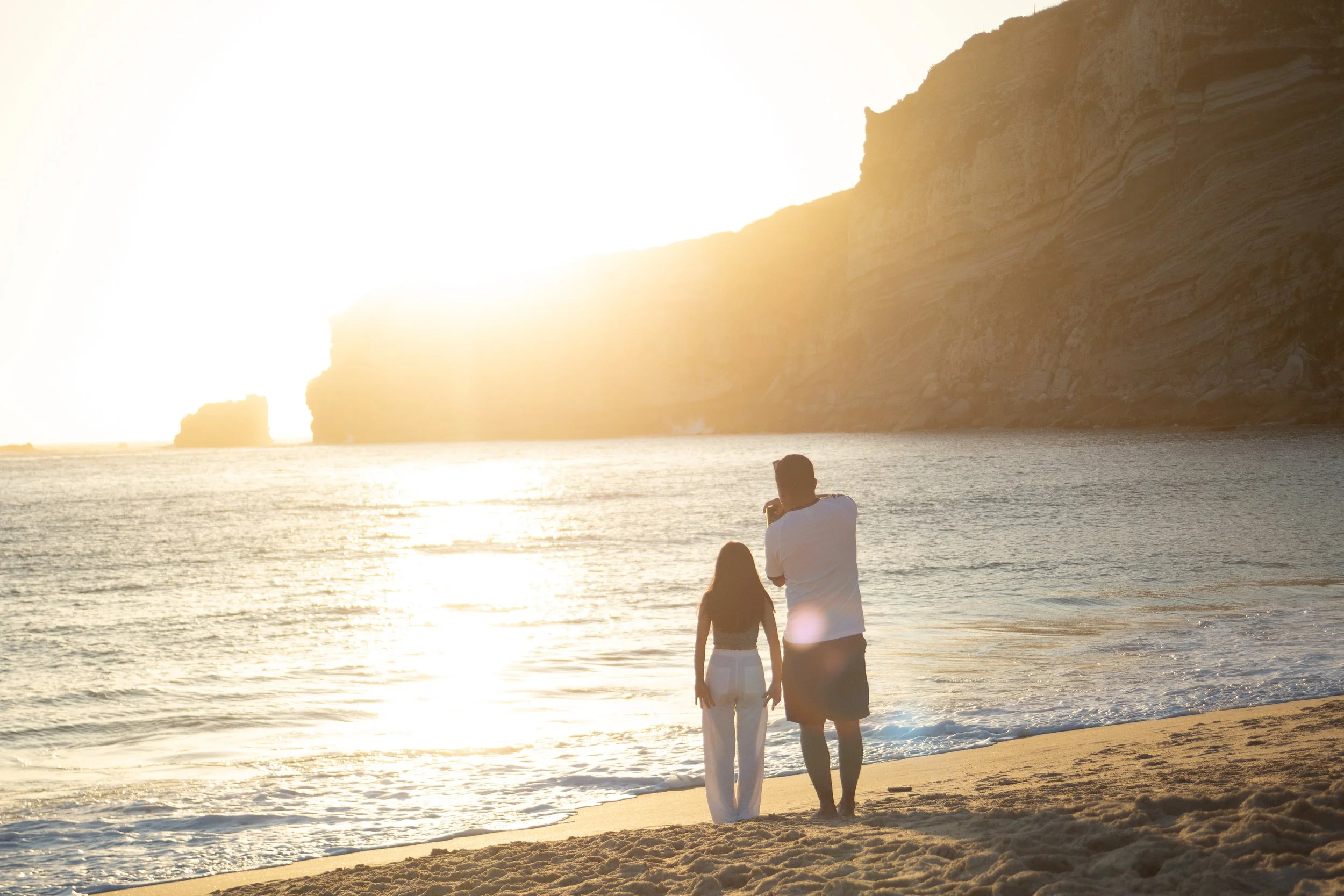 EJ_Nazare-5.23.25-Sunset-Couple-5149.jpg
