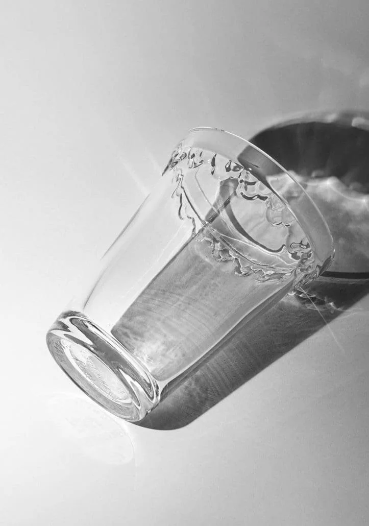 Bergs-Potter_kobenhavner_vase_glass_I7A0127_cropped_BW_jk_sm-723x1030.jpg