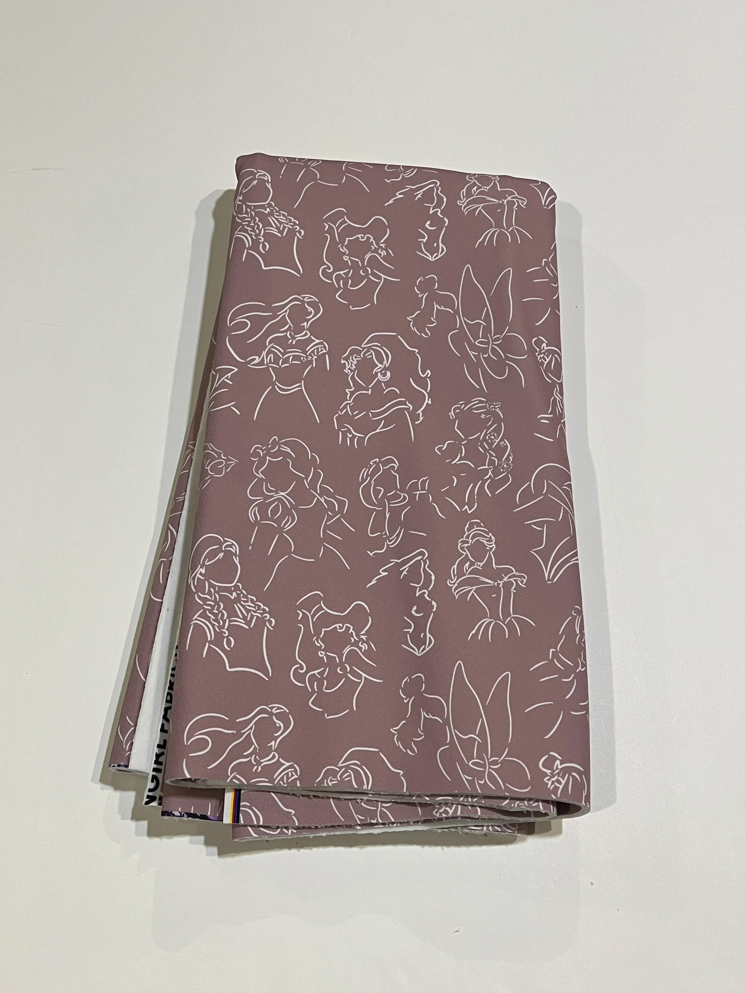 0.7m Princess Outlines LG Scale Softshell