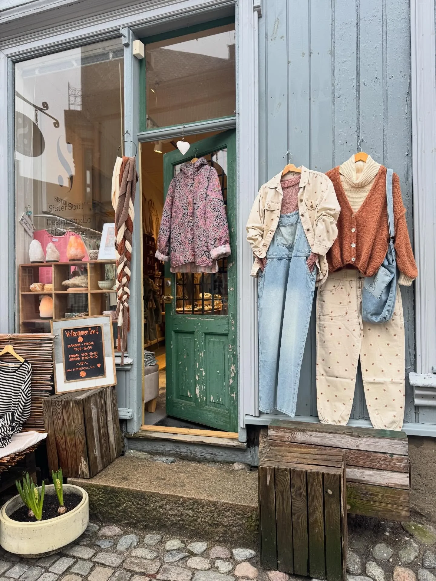 Helg i Sister Soul Shop 🫶🏻 
Velkommen l&oslash;rdag 11-16 og s&oslash;ndag 12-16 🛍️🌸😘