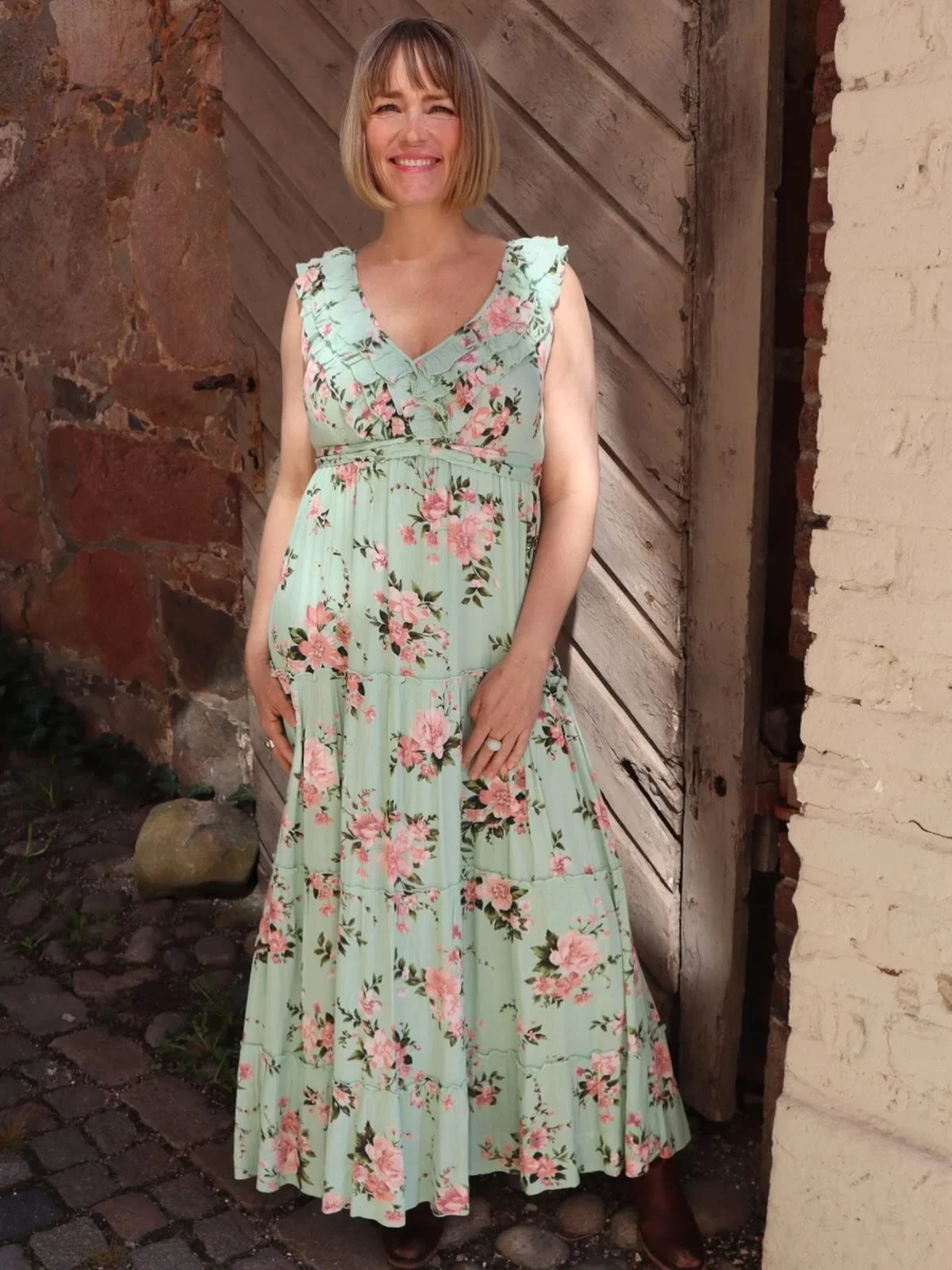 Kjolev&aelig;r Soul Sister&rsquo;s og n&aring; har vi denne dr&oslash;mmen av en kjole i kolleksjonen v&aring;r 🌞🌸👗 
Nathalie Kjole i 100 % Viskose Crepp 😍