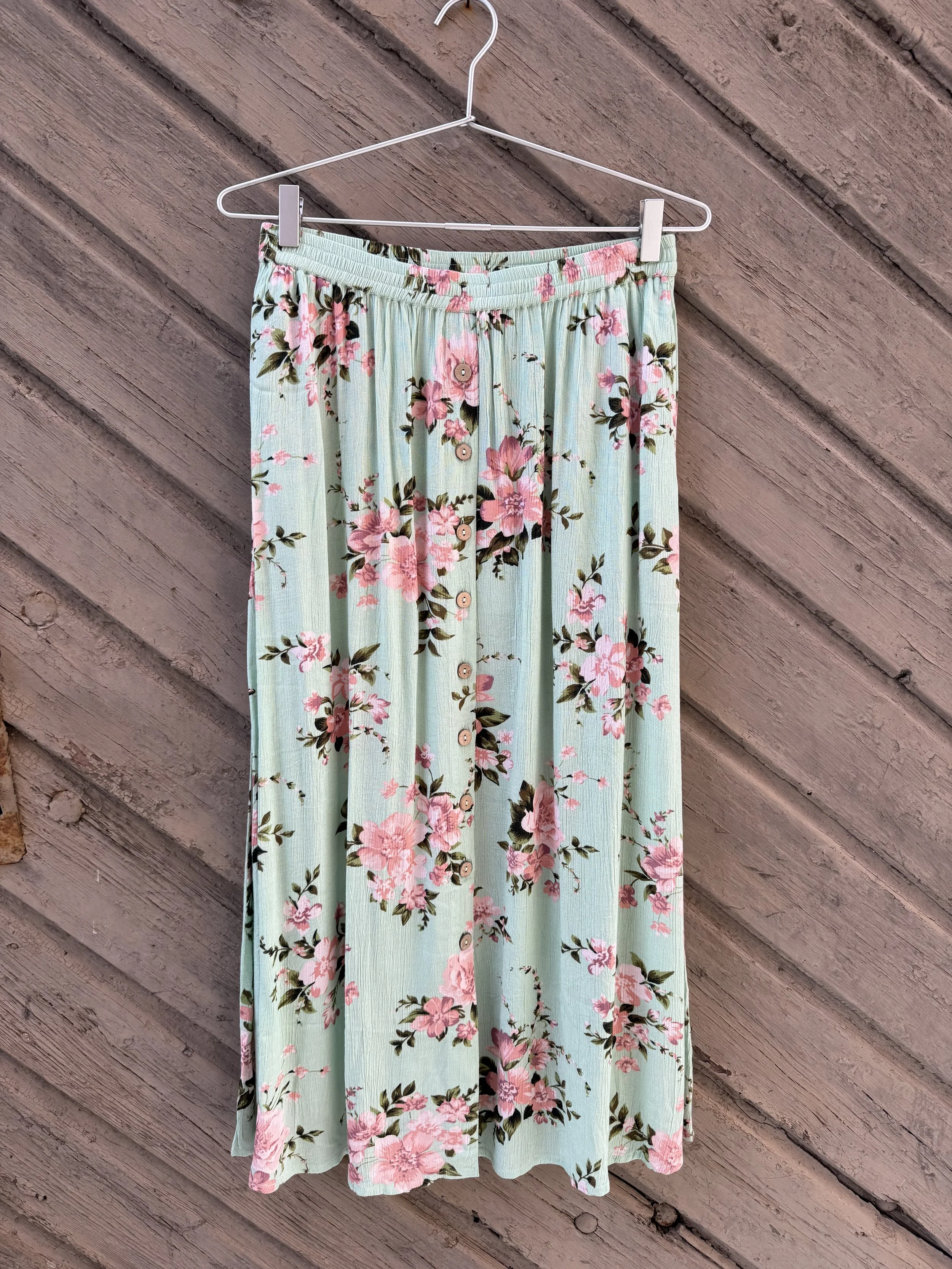 Alva Skirt Mint Rose helfigur.jpeg