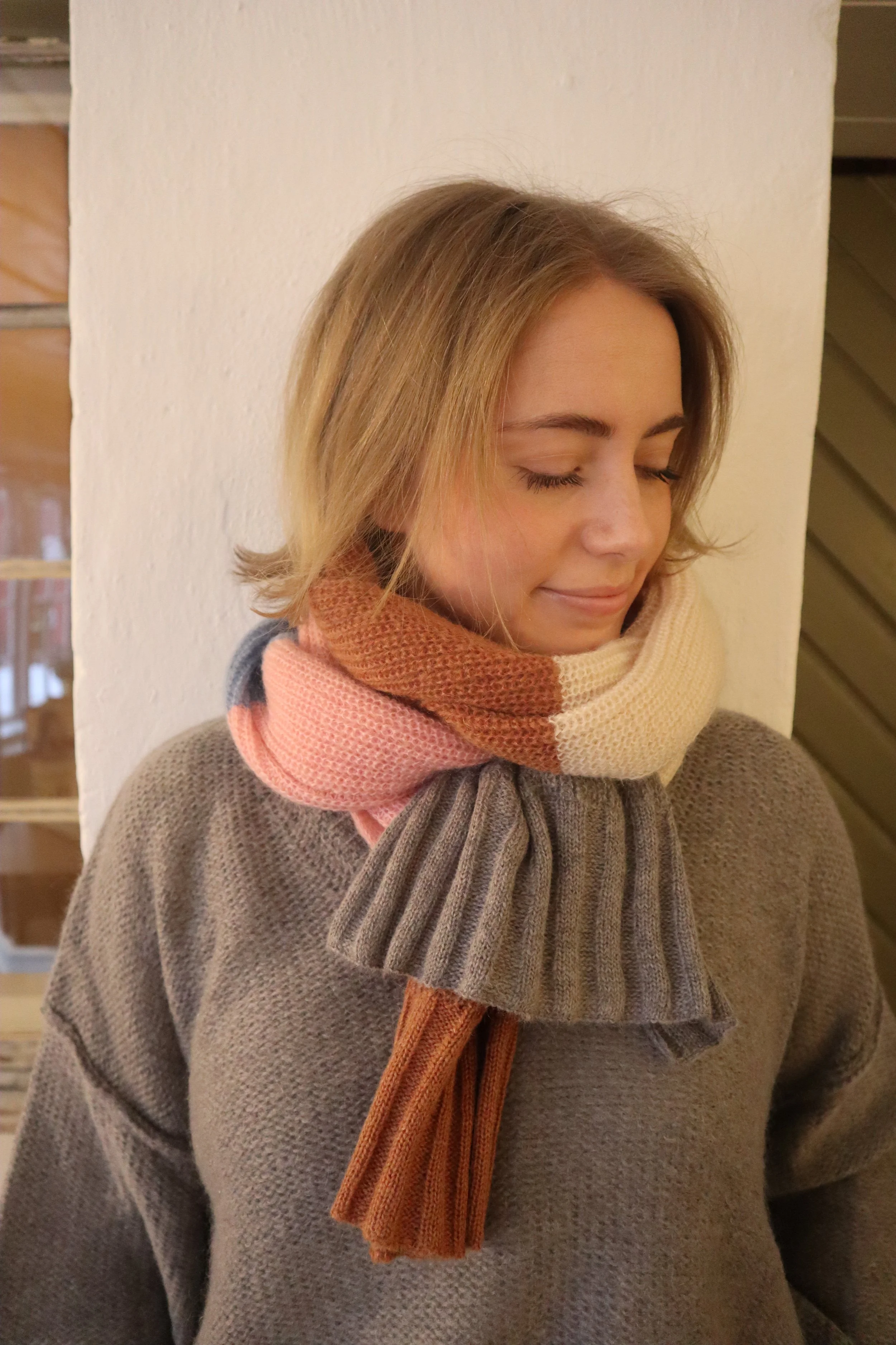 Millie Scarf detalj.JPG