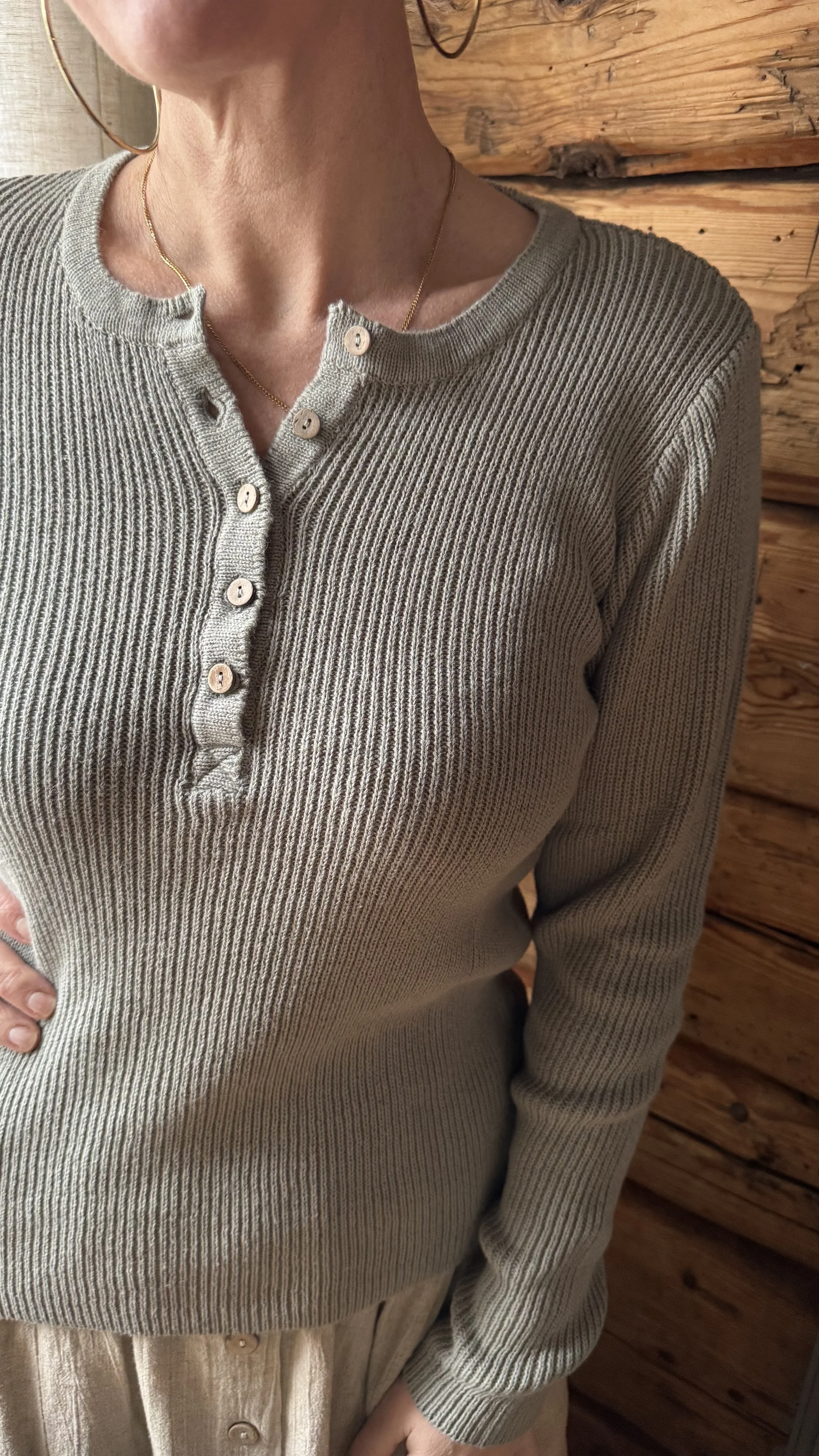 Tessa Olivengrønn nærbildet.jpeg