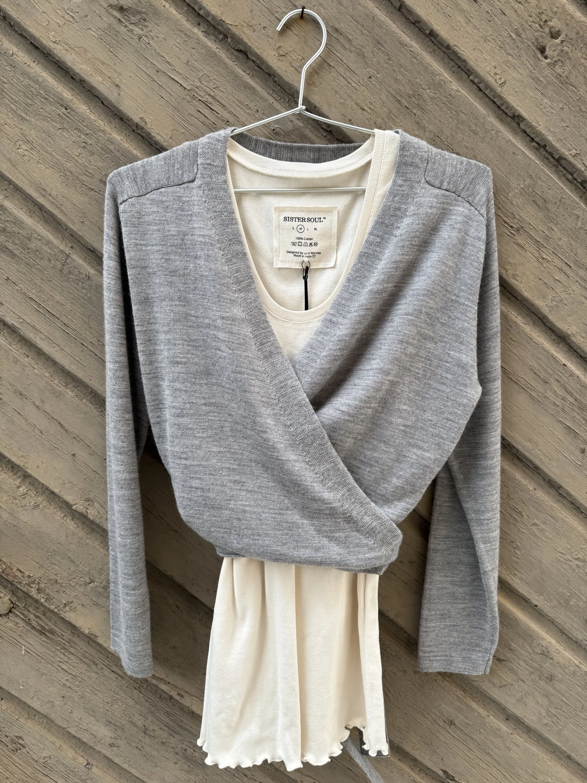 Lotta Wrapjacket gråmelert.jpeg