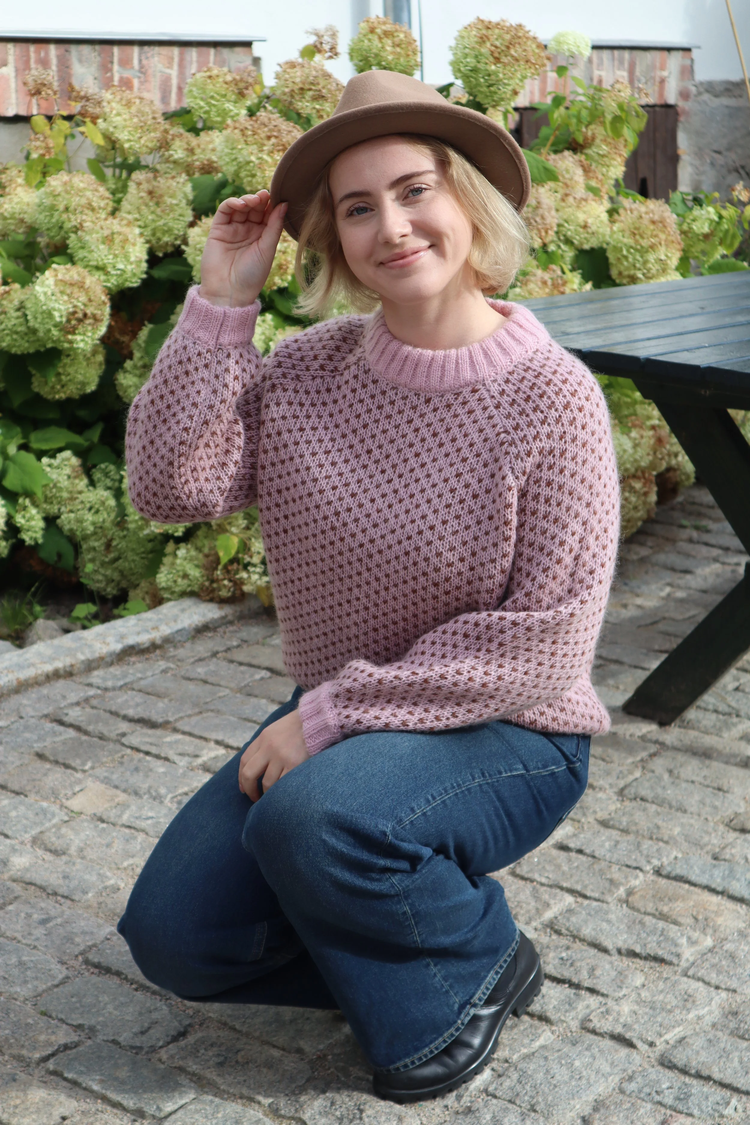 Maja rosa og brun 1.JPG