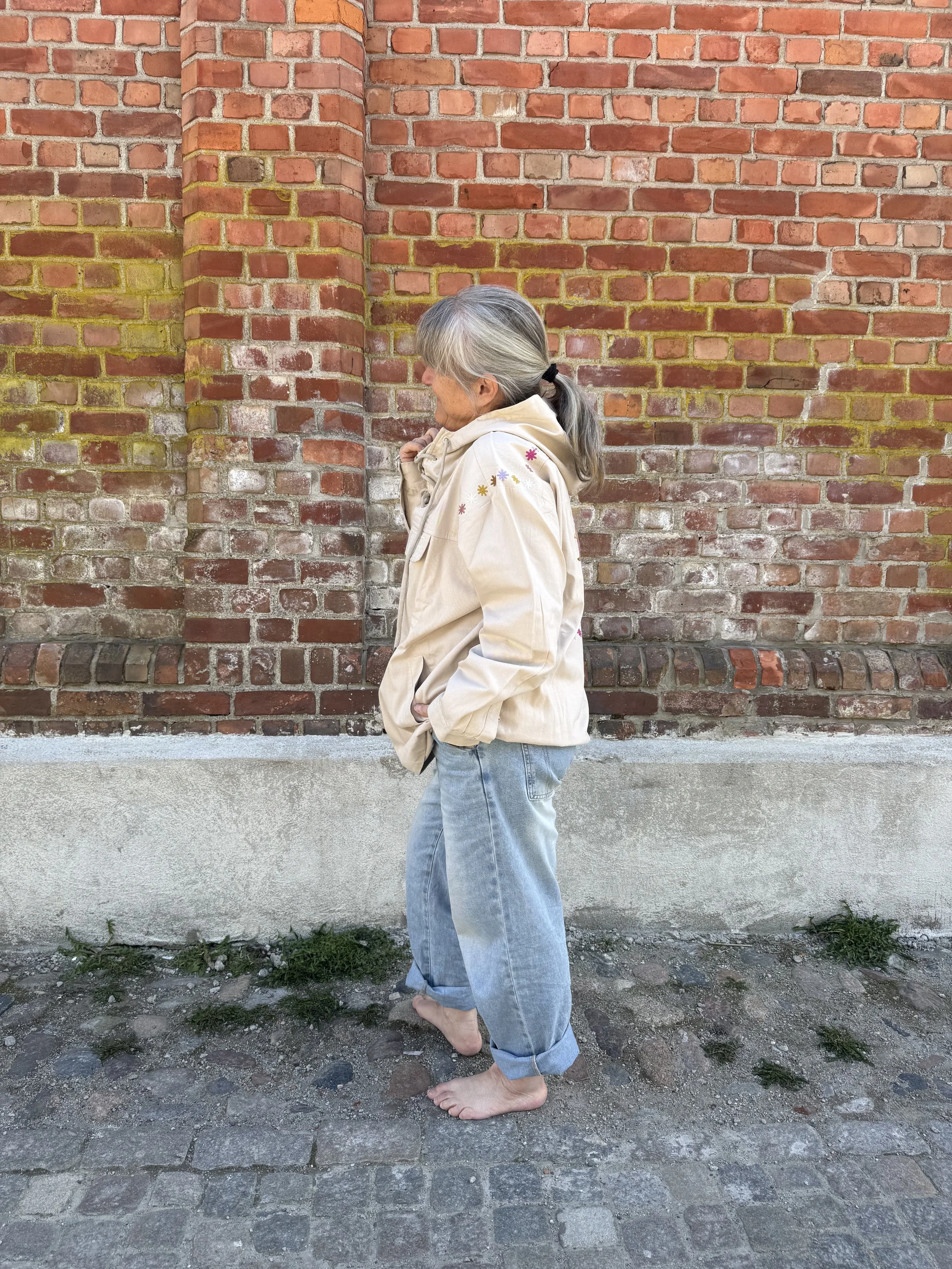 Christine anorakk frg beige denim snekkerbukse.jpeg