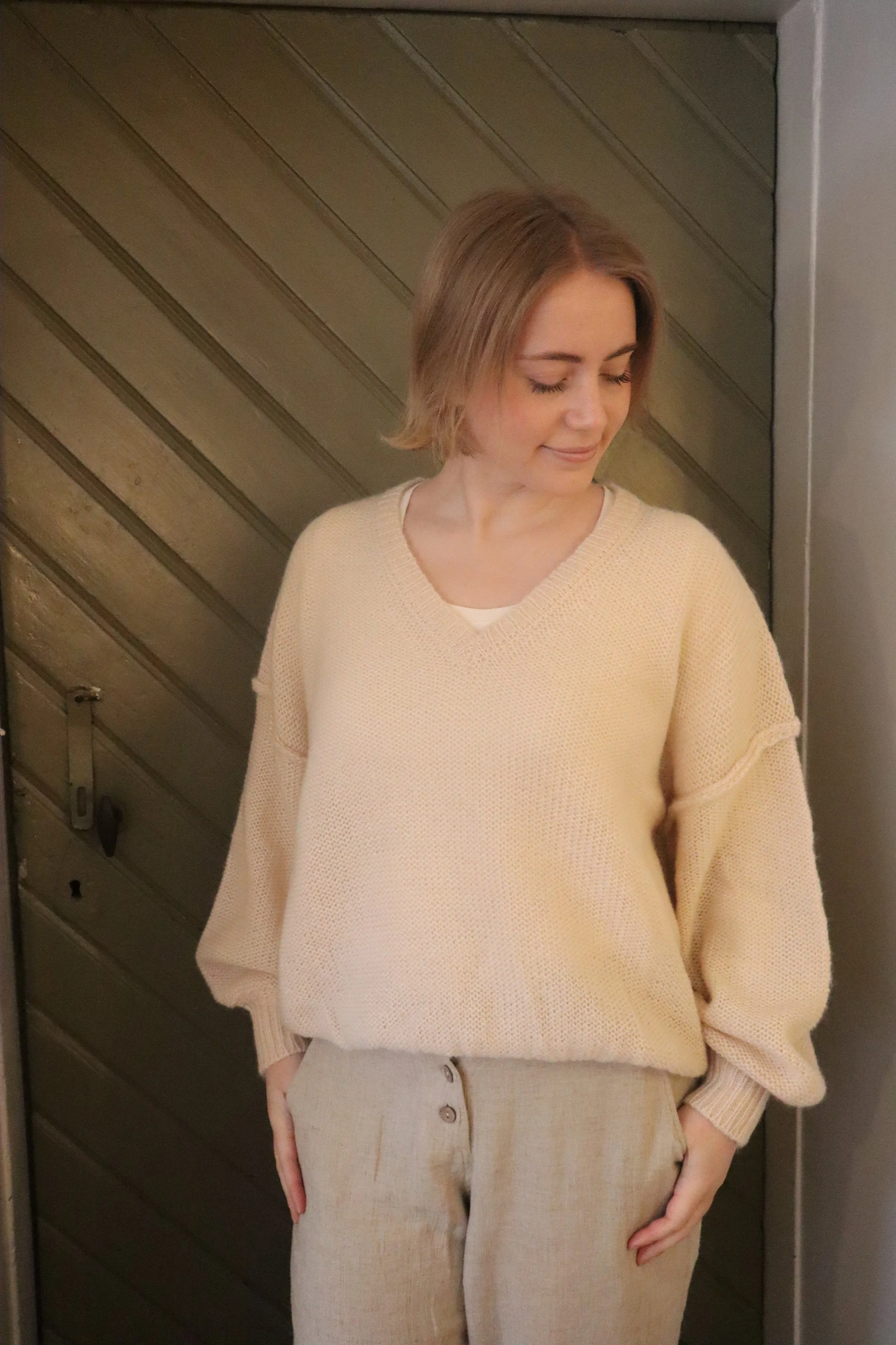 Millie Vsweater Offwhite .JPG