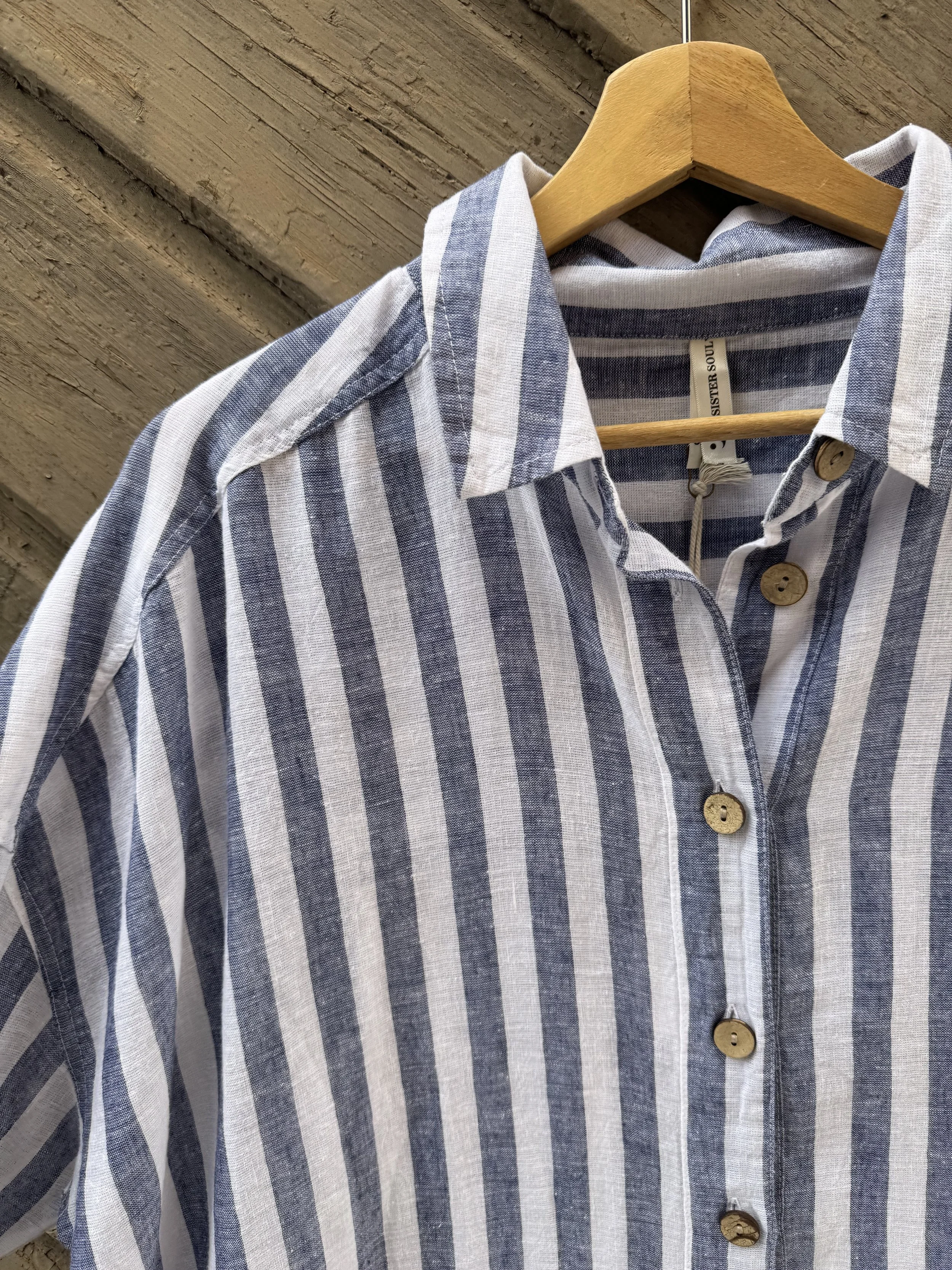 Mia Shirt detalj blå.jpeg