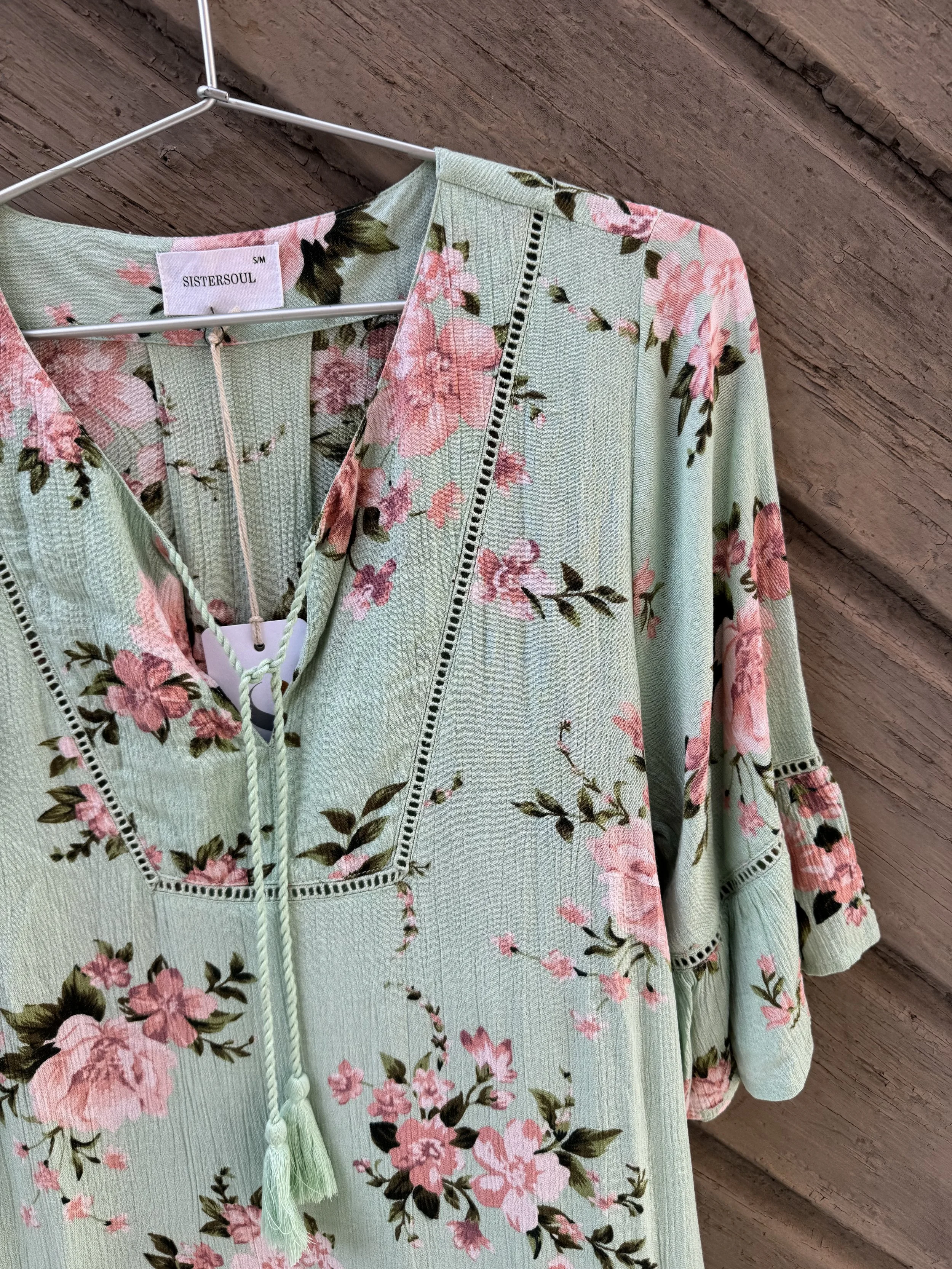 Mina Dress Mint Rose hals detalj.jpeg