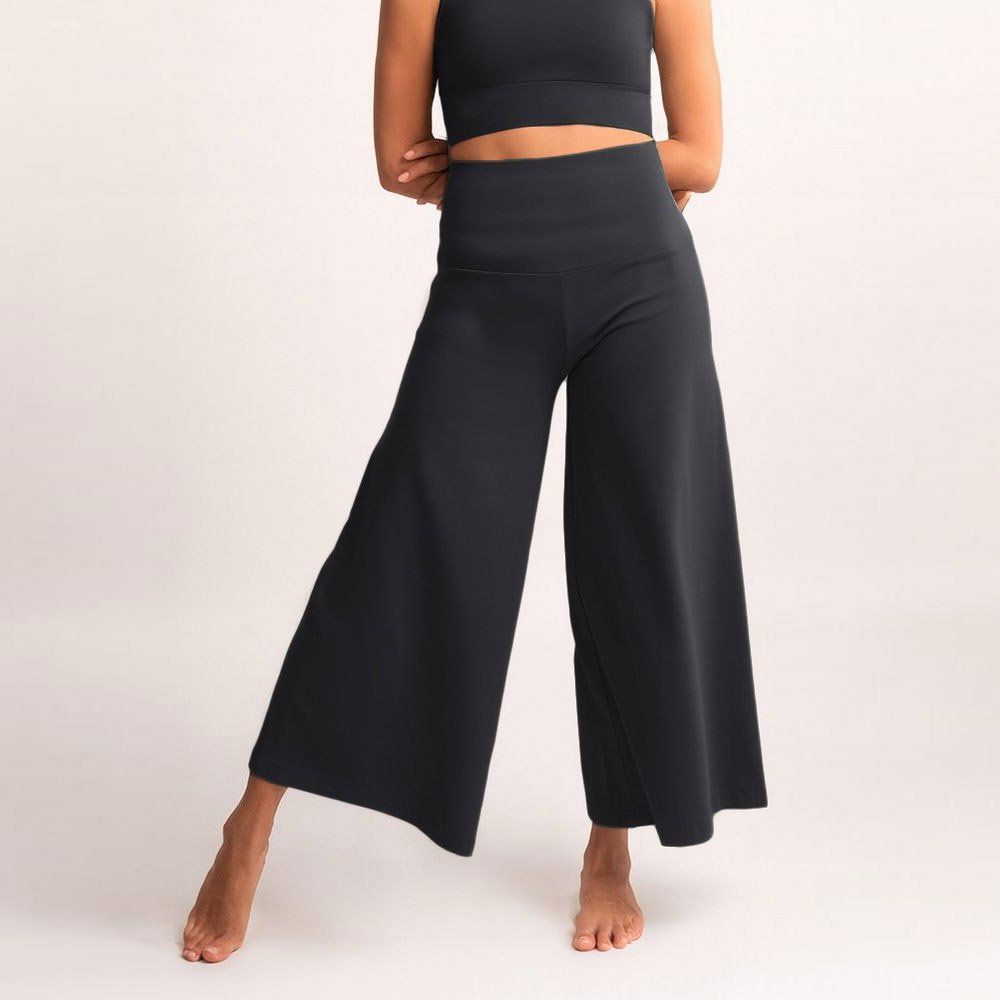 Culotte-Devi-Schwarz-3.jpg