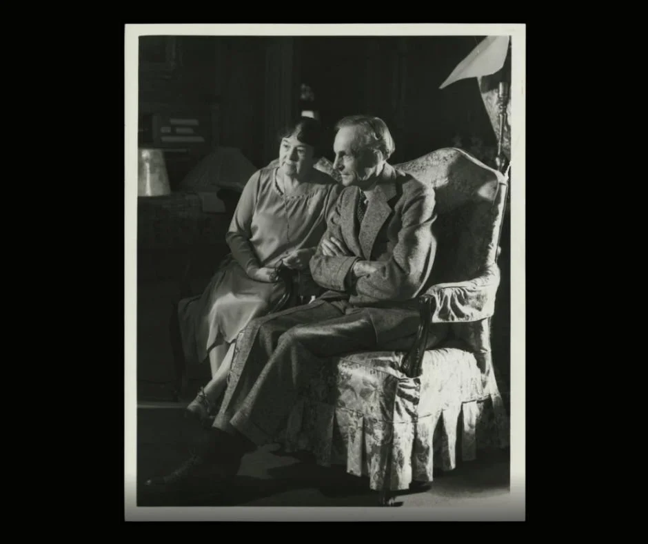 Henry Ford was known to give small gifts to individuals in need. Biographer William Greenleaf records &ldquo;impulsive and warm-hearted acts of individual generosity that saw him give away money, food, automobiles, or other articles.&rdquo;
ㅤ
While d