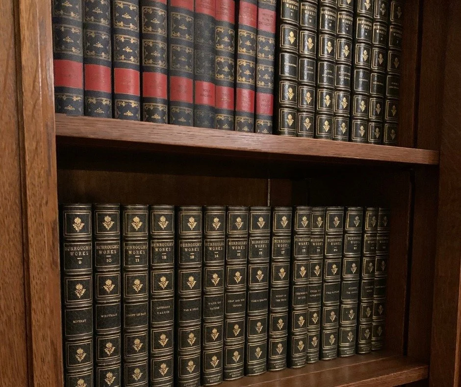 Today's #WhereIsItWednesday is an easy one! What room can you find these books at #FairLane?
ㅤ
#Dearborn #HistoricHome