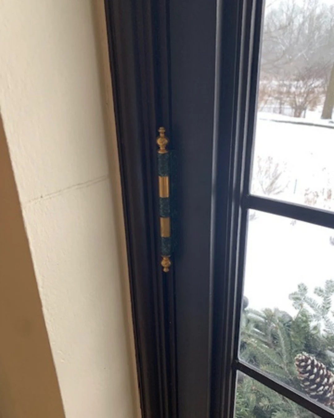 We've said it before, and we'll say it again: we love all the little details seen throughout #FairLane. Any guesses what room you can find this window hinge in?
ㅤ
#WhereIsItWednesday #HistoricHome