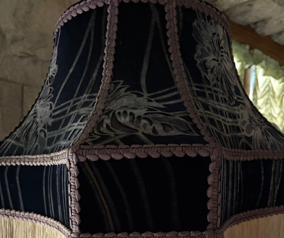 Today, we're featuring another beautiful lamp. Do you know where this is at the Estate?
ㅤ
#WhereIsItWednesday #FairLaneEstate #Dearborn #HistoricHome