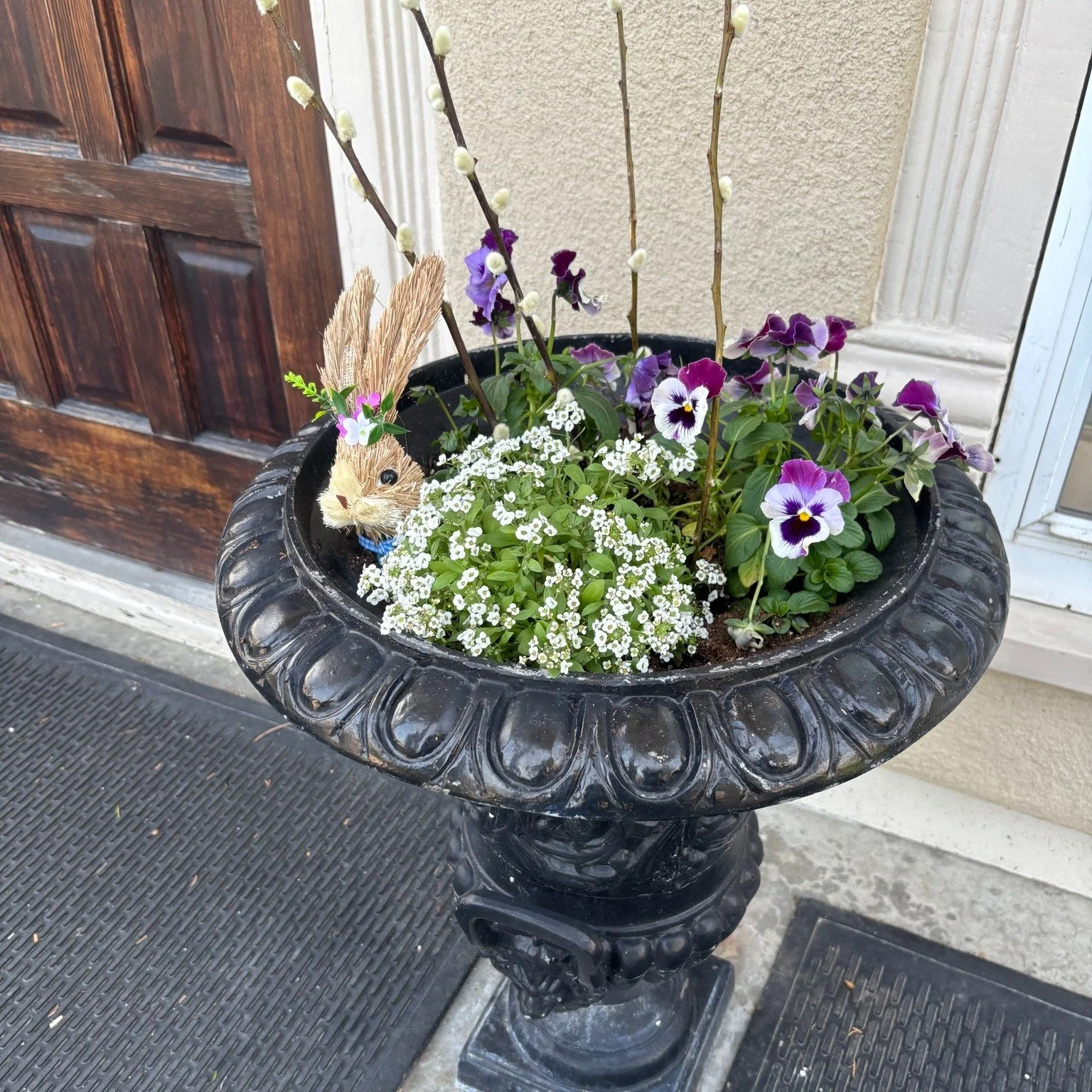 Thank you Town and Country Garden Club of Libertyville, Illinois for the lovely spring flowers!