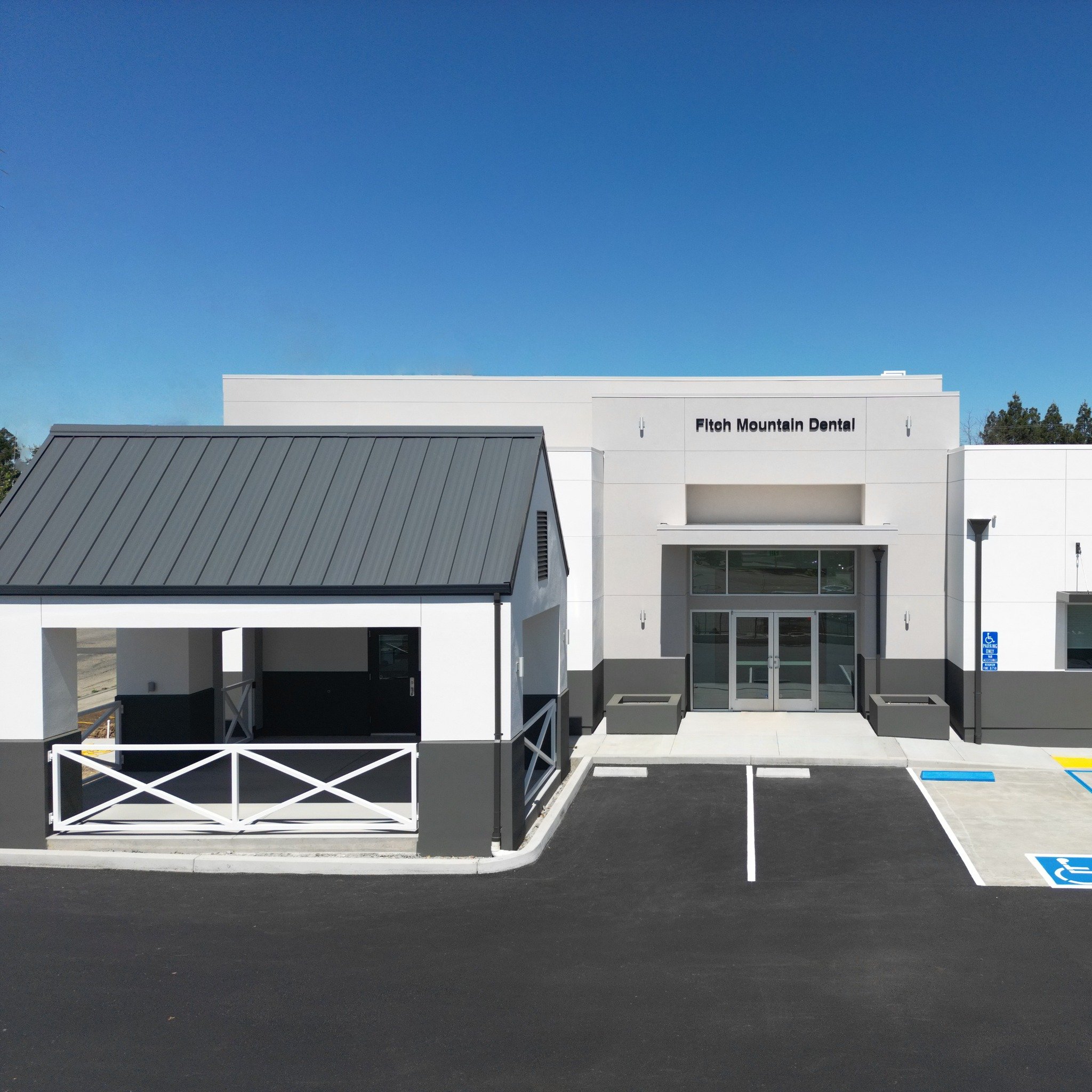 Putting the finishing touches on Fitch Mountain Dental's new office space and dental practice! @fitchmountaindental 

The building features a modern 6,126 square-foot, dental office building.  Designed as a single-story - featuring a polished stucco 