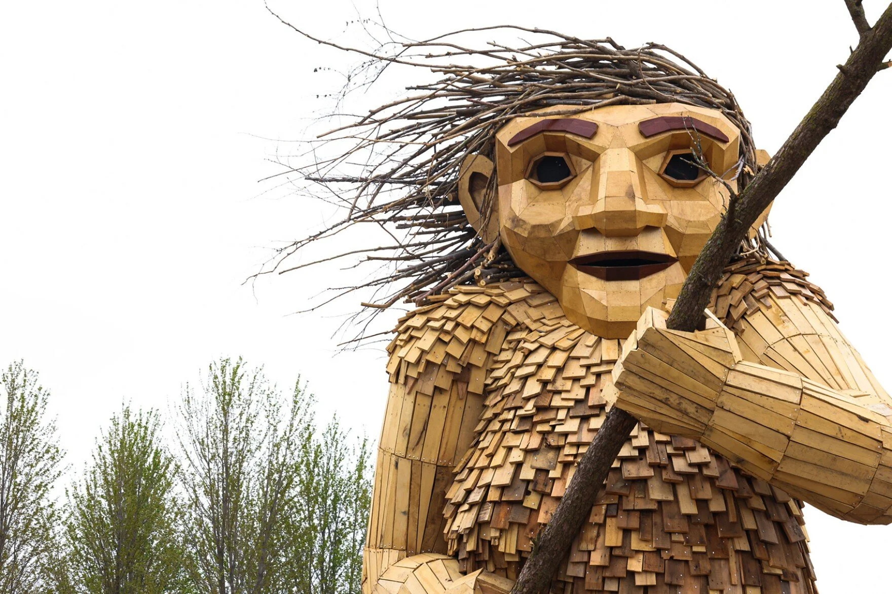 Tween Scene: Wooden Trolls