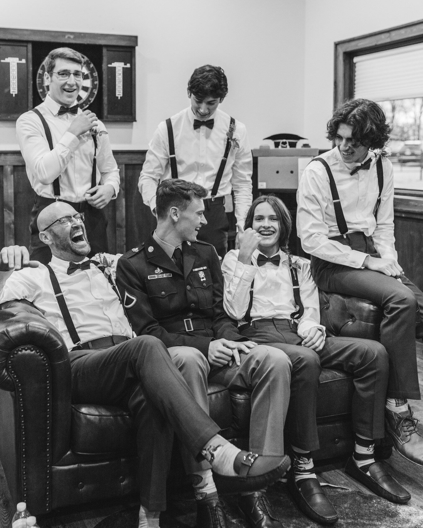 What's black and white with smiles all over?

Welcome to The Groom's Lounge at Pine Meadows Venue 🤍🖤

Photographer: @amaggiophoto 
Cake: @jeffwood471 
Groomsmen Wear: @menswearhouse 
DJ: @elevatedjs 
.
#groom #wedding #weddings #missouriweddings #s