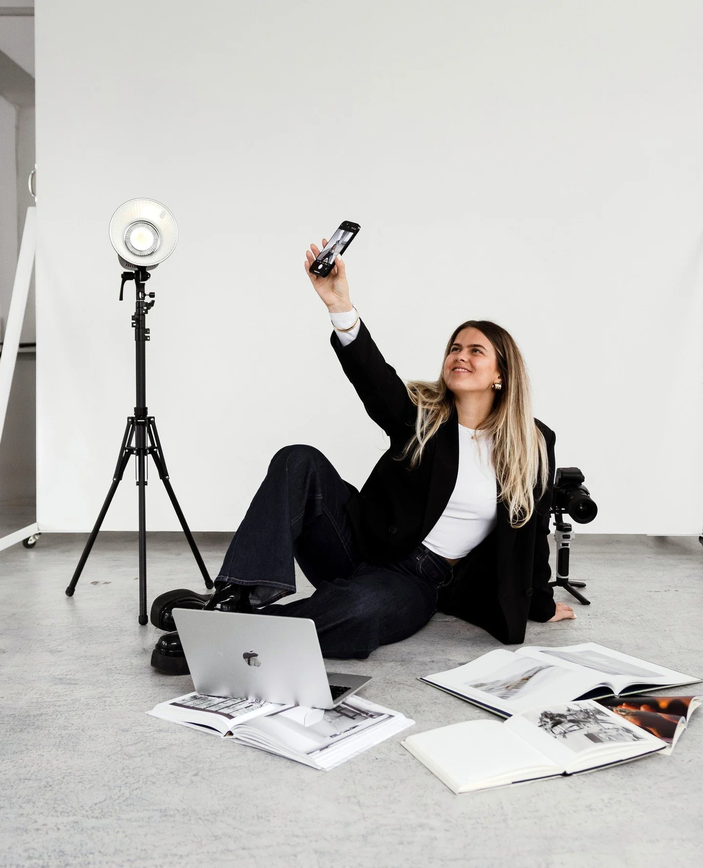 A brand truly comes alive when founders step forward and share their vision 📸⁠
⁠
Showing the face behind the business builds trust and connection, but we know it can feel intimidating. ⁠
⁠
Our team helps simplify the process so you can confidently b