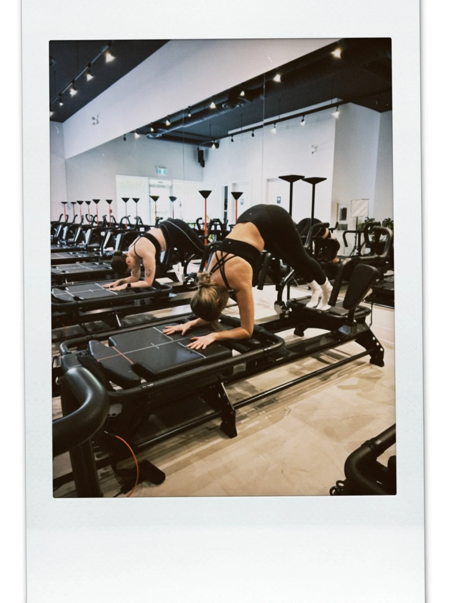 Coming out of our New Years hole to properly send off 2025 🤍🪩🍾 A year we broke personal records and connected with some of the best people our business has ever seen.