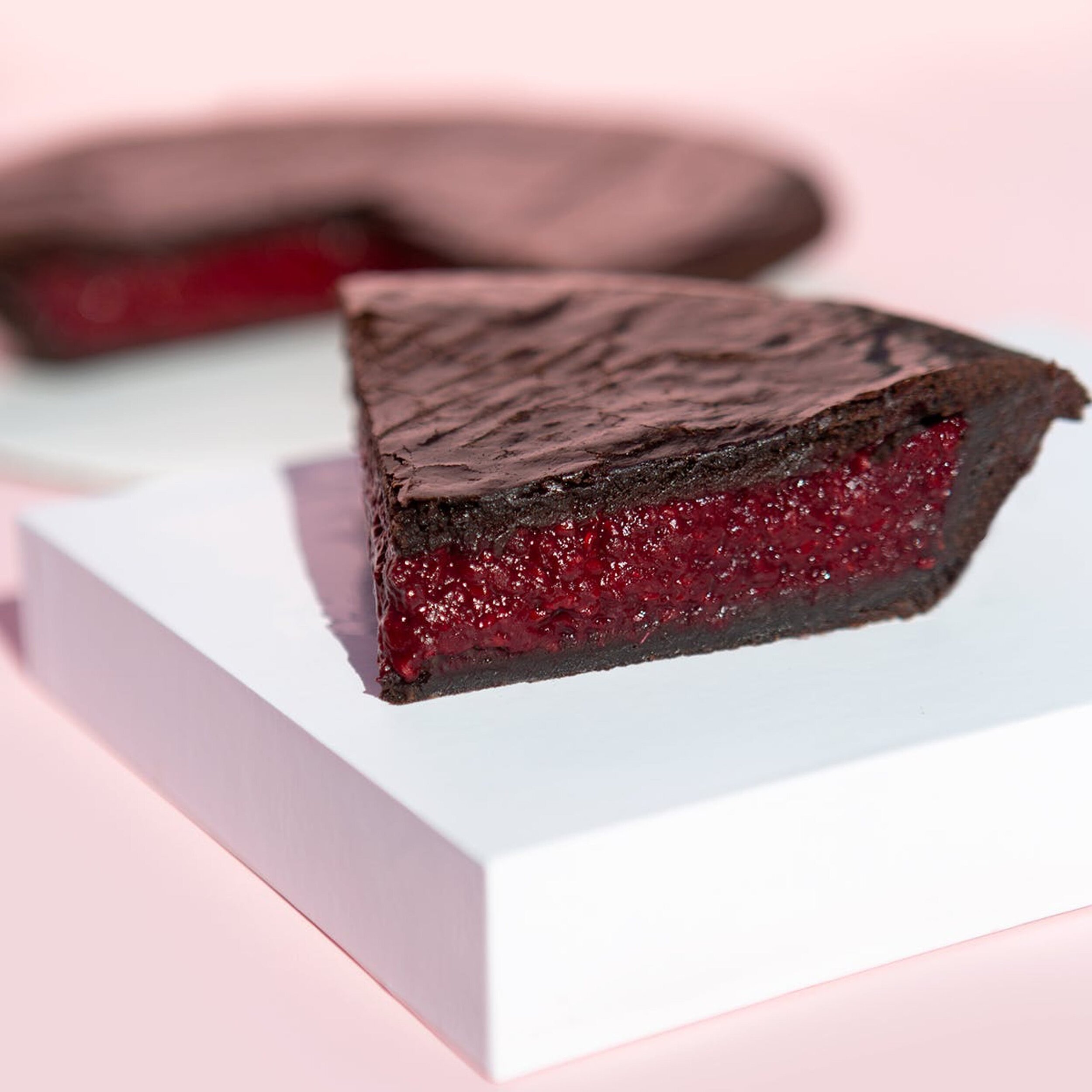raspberry-chocolate-pie.c40248c44adb974a159d7f100011c987.jpg