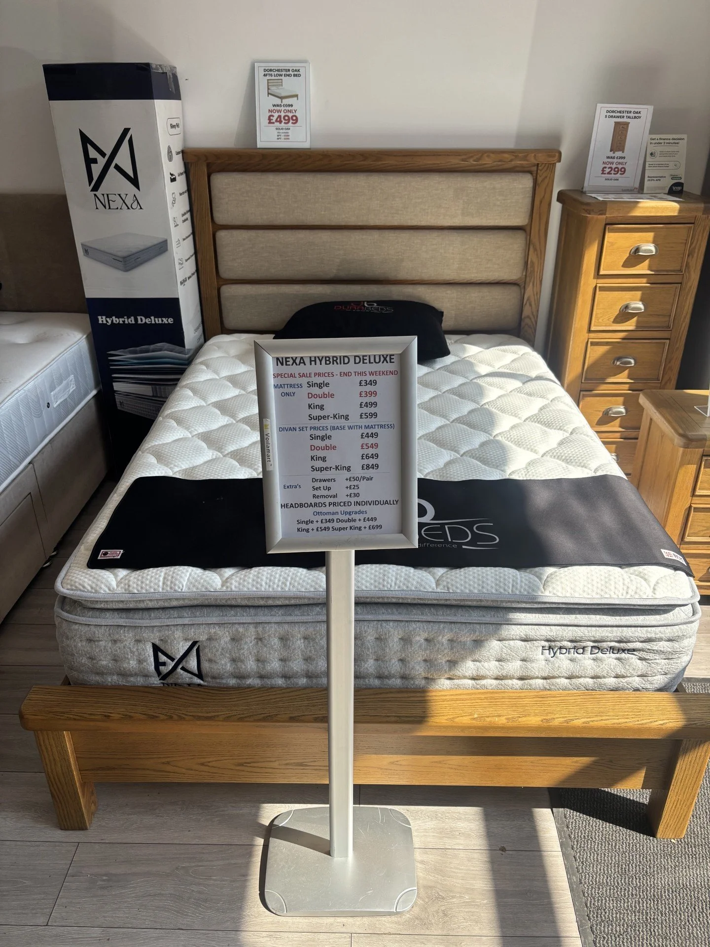 4ft 6" Dorchester Oak Bedframe with Hybrid Deluxe Medium Mattress