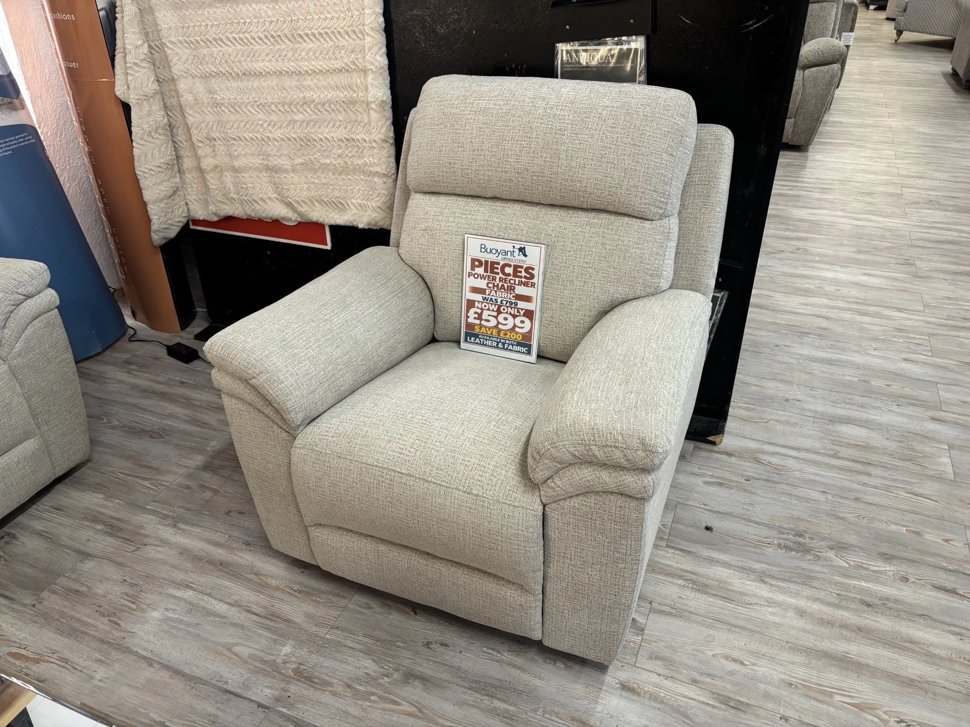 pieces chair.jfif