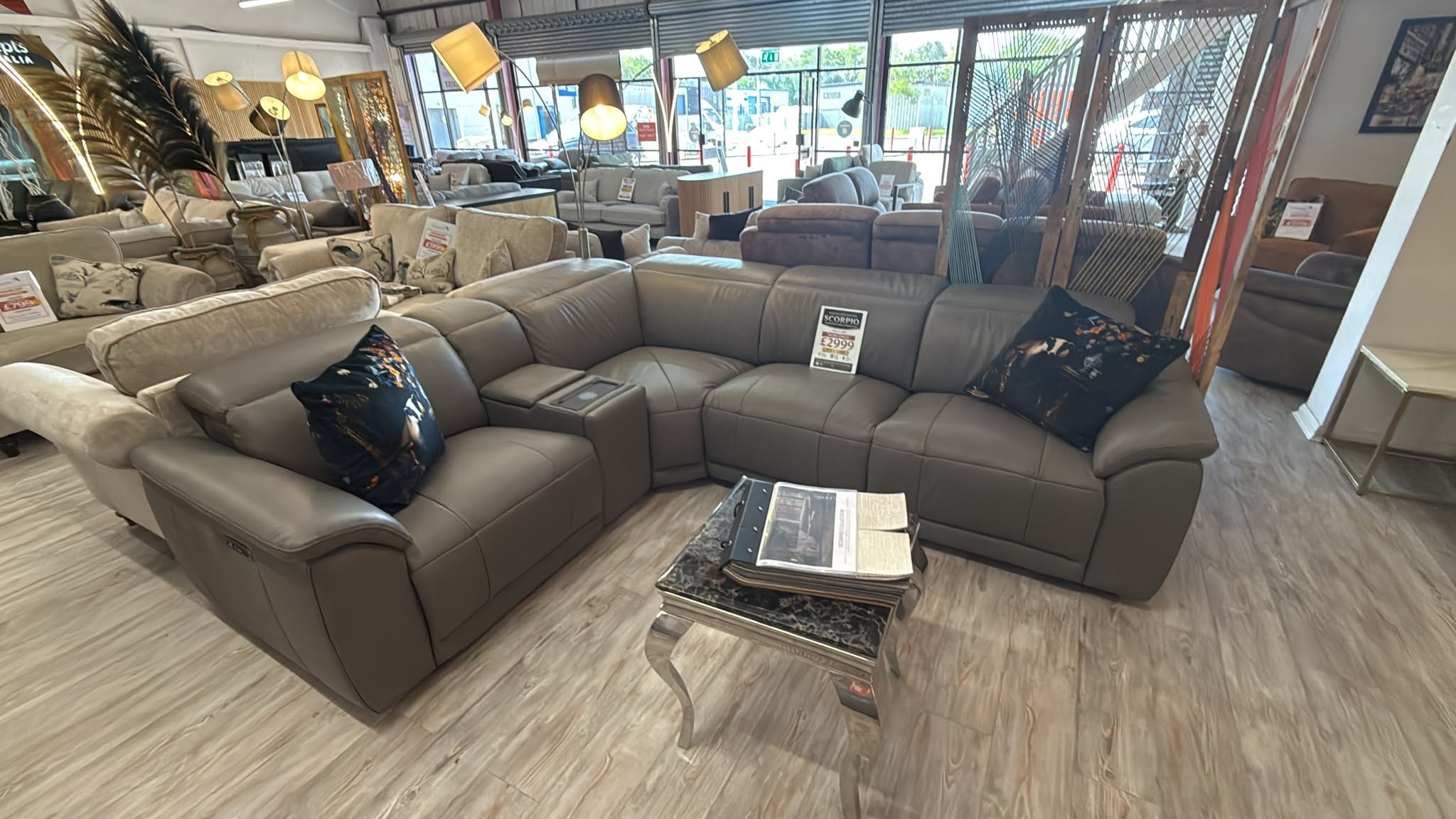 Scorpio Corner Unit with Power Reclining Ends and Consul