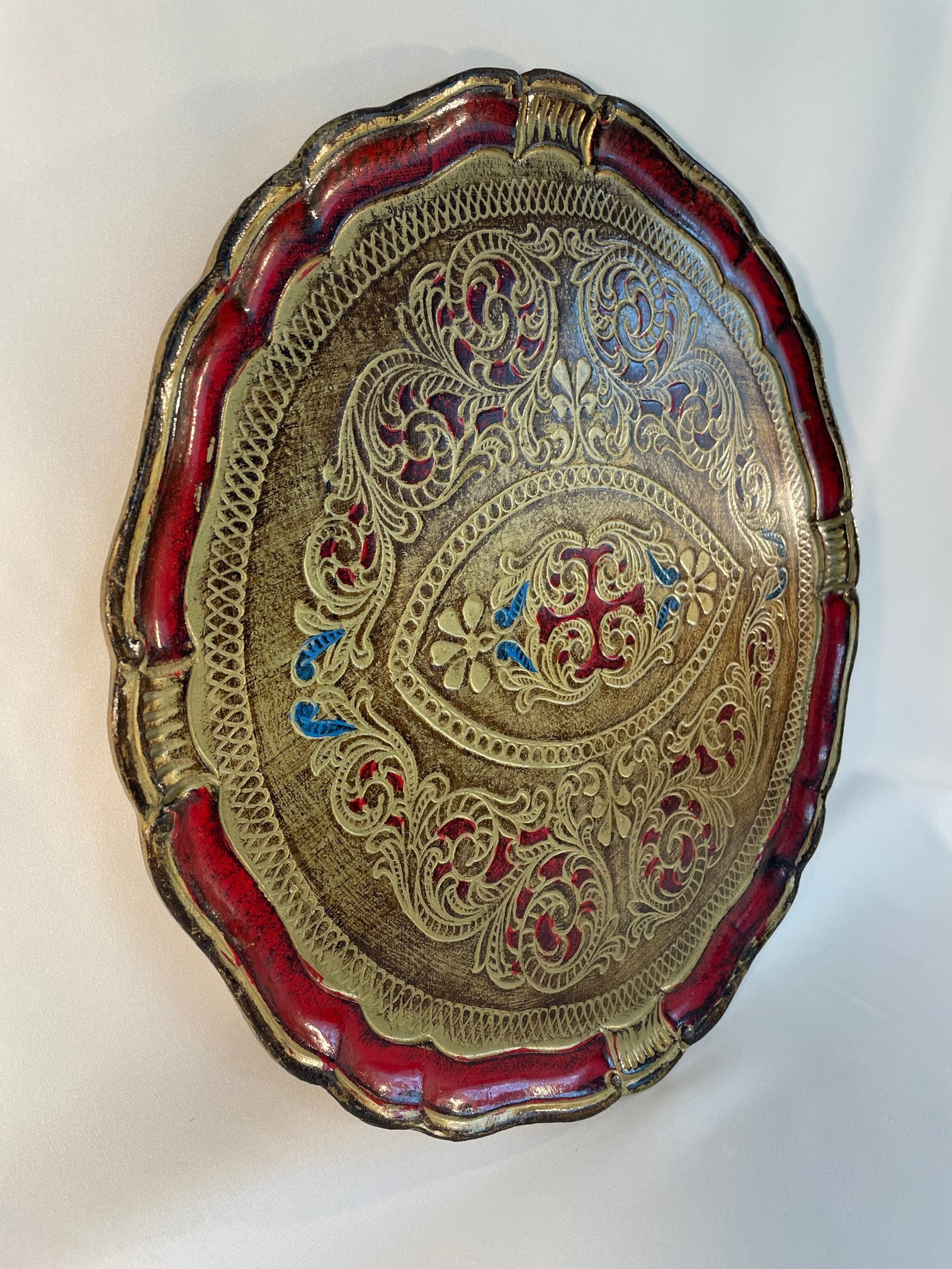 large-red-and-gold-round-italian-florentine-decorative-tray-2440.png