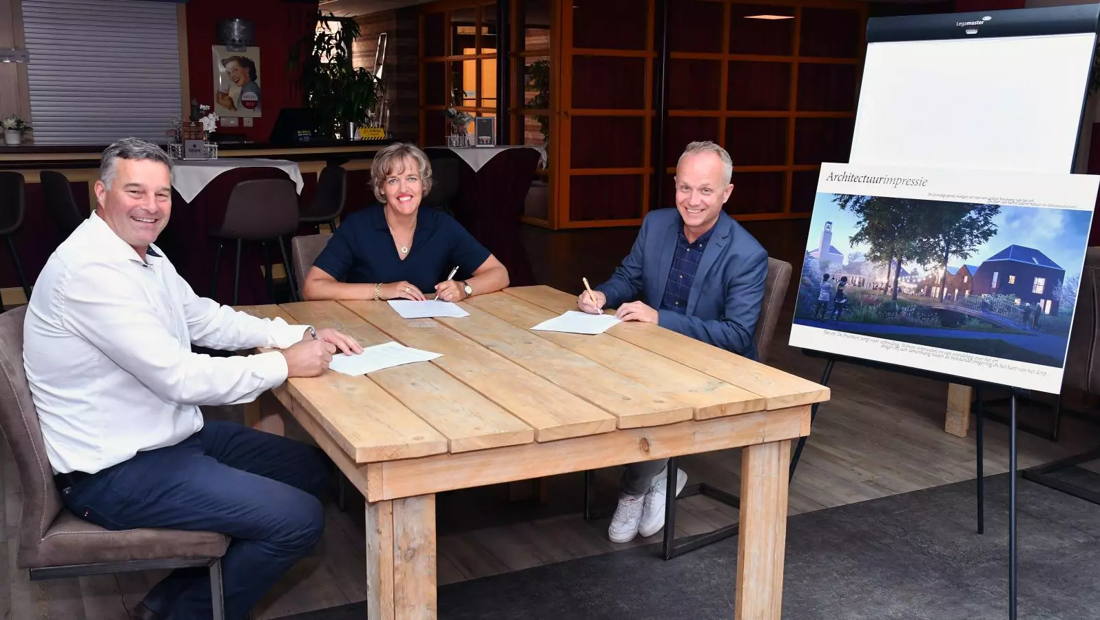 Plan voor woningbouw gemeentehuis stap verder: grond verkocht aan ontwikkelaar