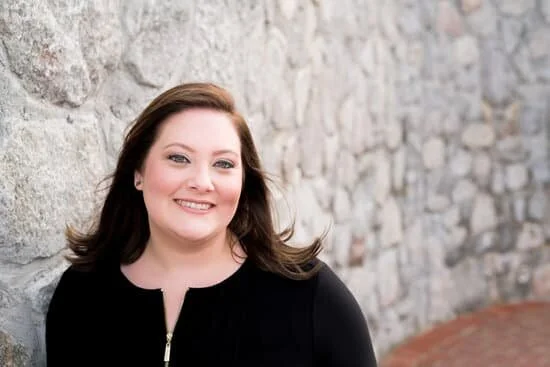 Bonnie brings over 15 years of experience in construction and property management, space functionality, and process reorganization within the real estate industry. Prior to founding Simple Life Consulting, Bonnie worked in both commercial and residential real estate, as a Virginia licensed salesperson, Regional Property Manager and Investment Manager where she has mentored over 40 employees across 20M sqft of Trophy, Class-A, luxury residential and industrial assets throughout NJ, NY, and the DMV with a combined asset value of over $1.2B. Through her career, Bonnie has led multiple large scale capital improvement projects, designed residential properties from ground-up development and continues to spearhead the design and redevelopment of residential spaces.