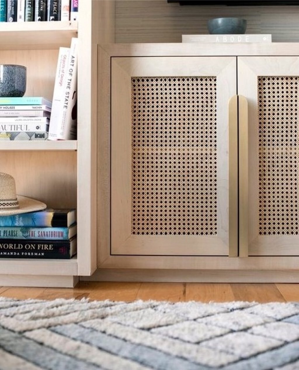 Repost from our latest work for @carriemooreinteriordesign
&bull;
M A T E R I A L S⁠
Bleached maple, woven cane and custom brass pulls come together to make one dreamy built-in. ⁠
-⁠
-⁠
-⁠
-⁠
-⁠
#carriemooreinteriordesign #builtinInspo #cane #brass #