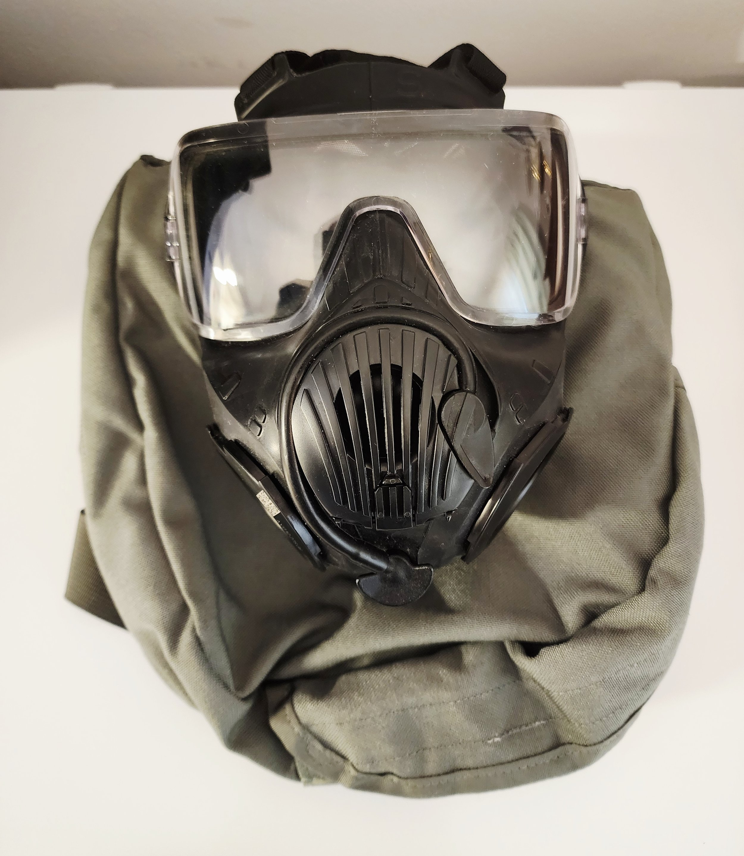 Avon M50 Gas Mask USGI US Military, Size Small
